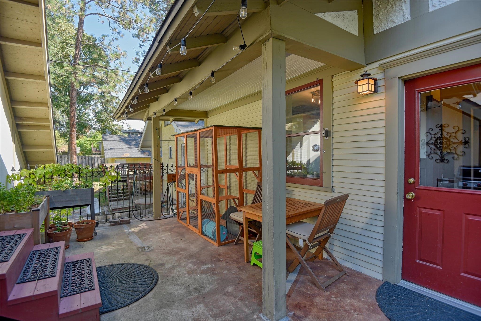 506 W 17th Ave