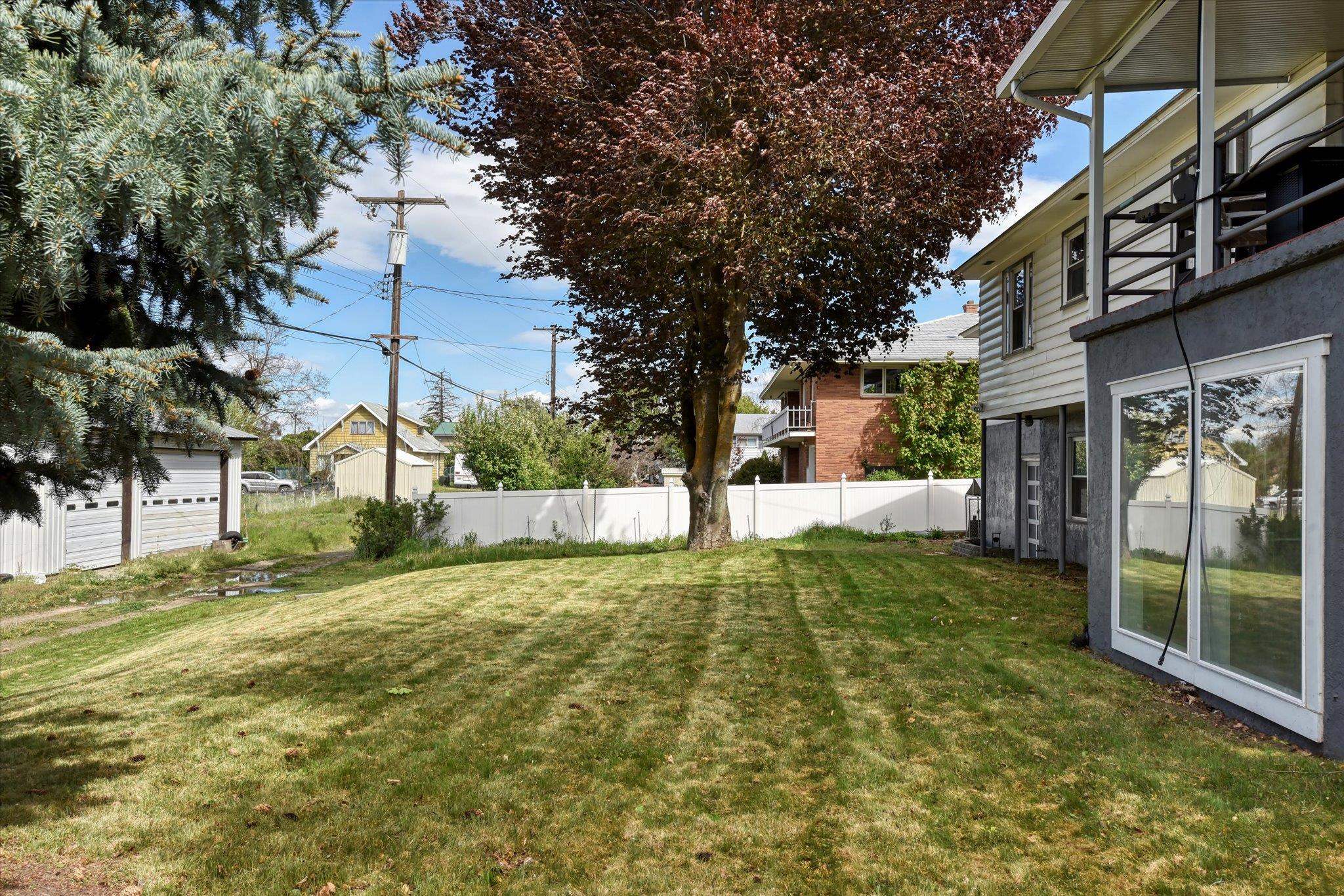 303 SE Pope St