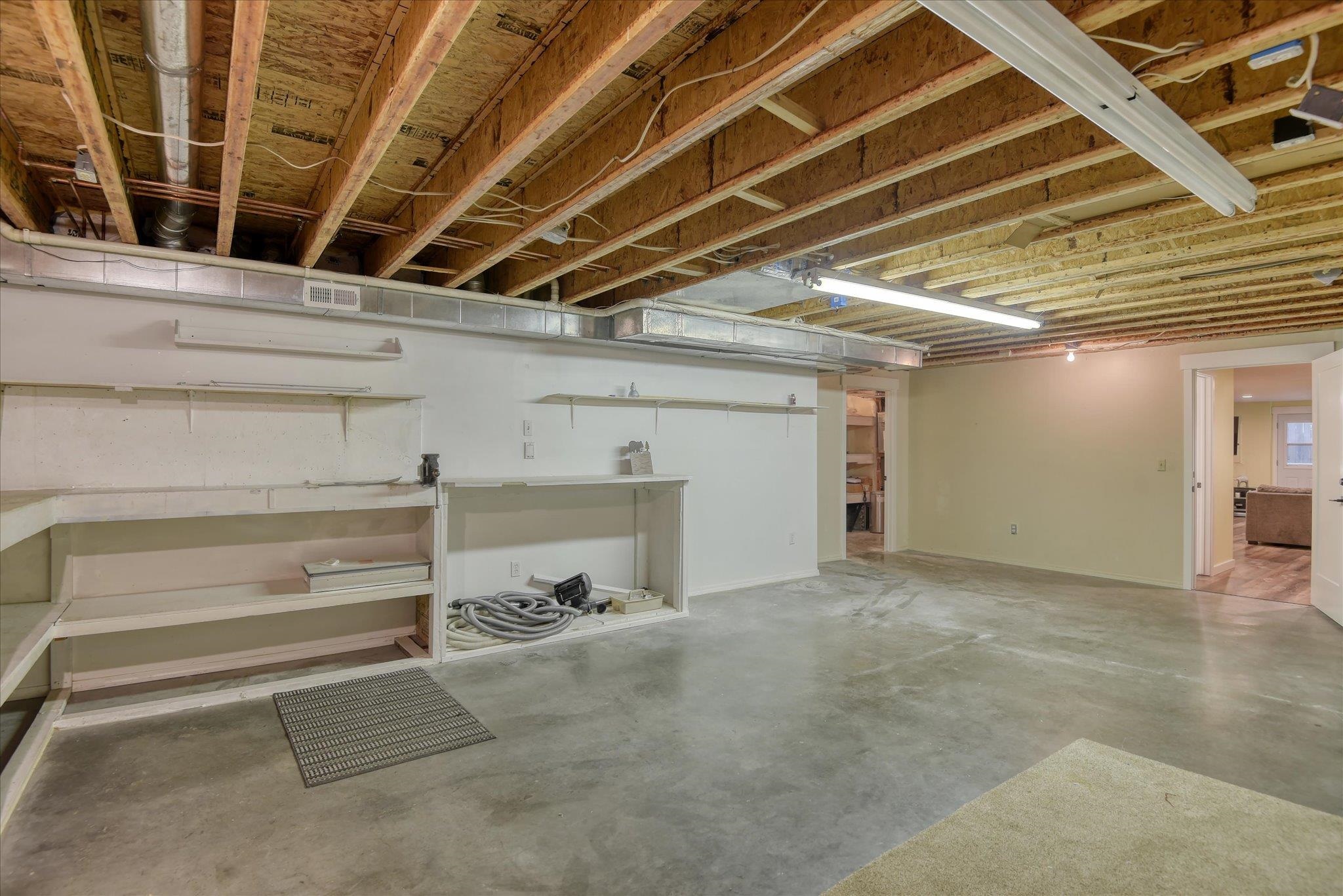 1622 E 53rd Ave