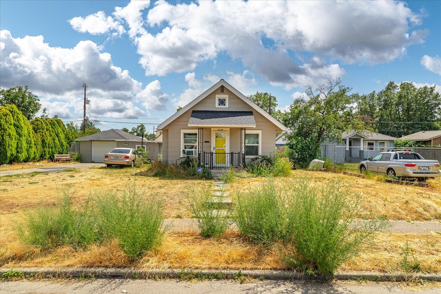 2324 E Rowan Ave