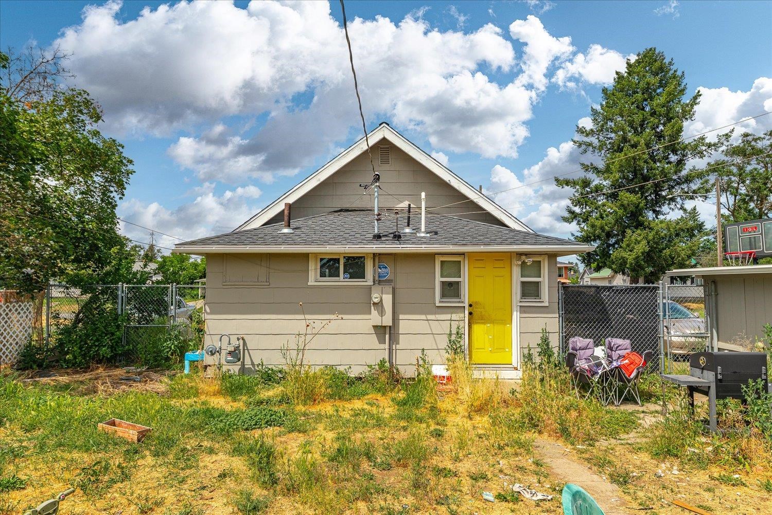 2324 E Rowan Ave
