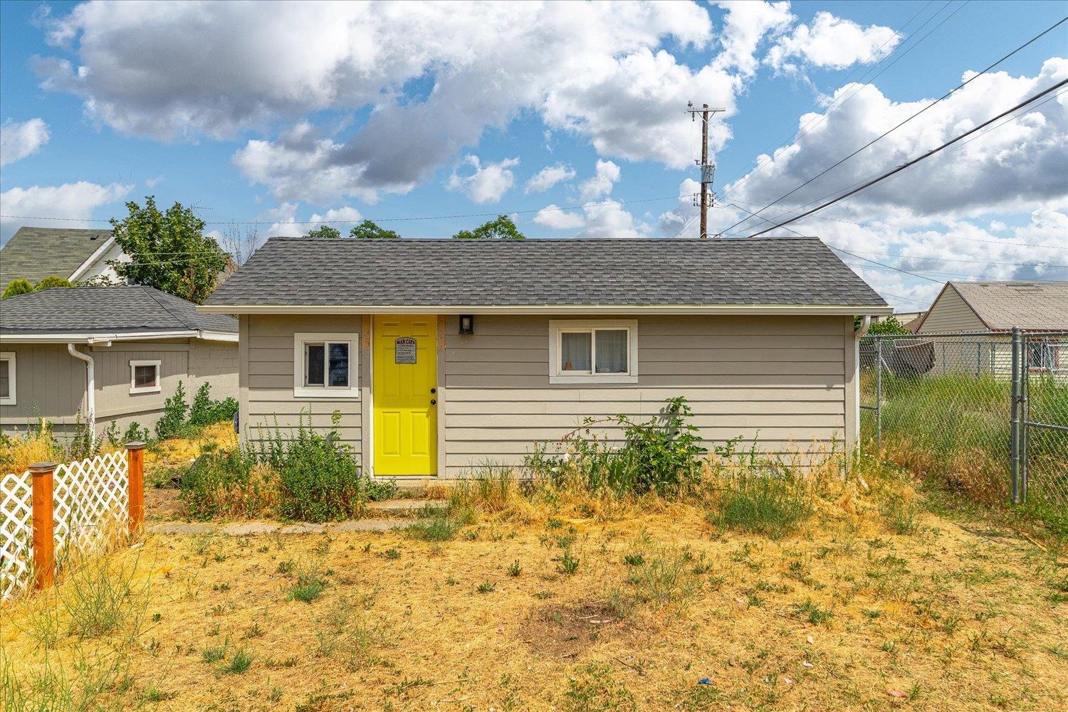 2324 E Rowan Ave