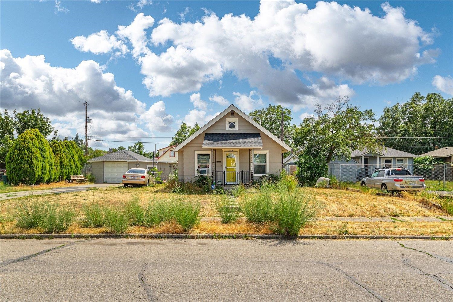2324 E Rowan Ave