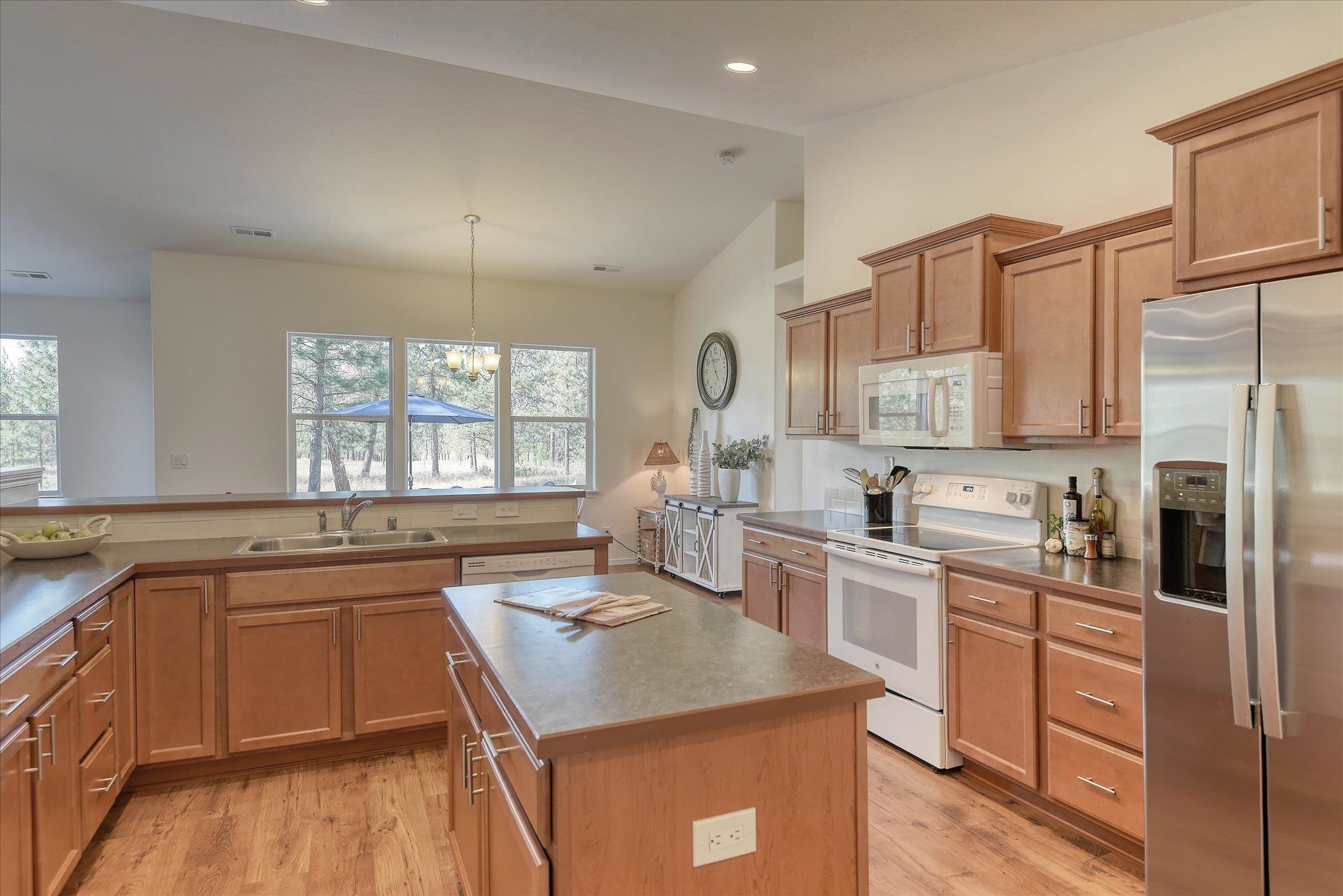 17521 S Lois Dr