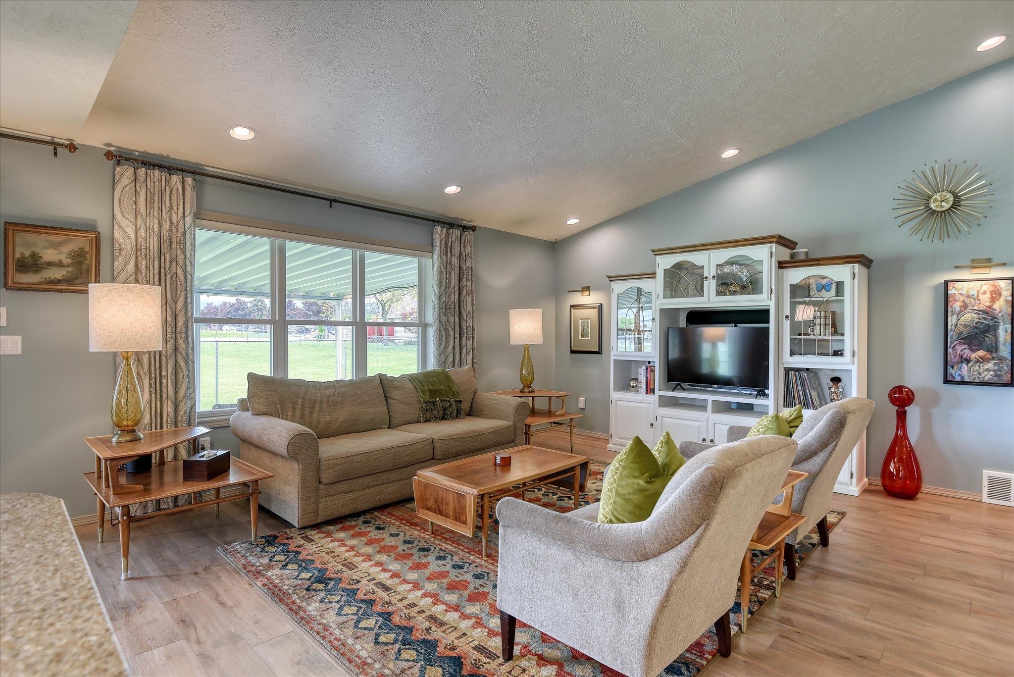 311 S Calvin Ln