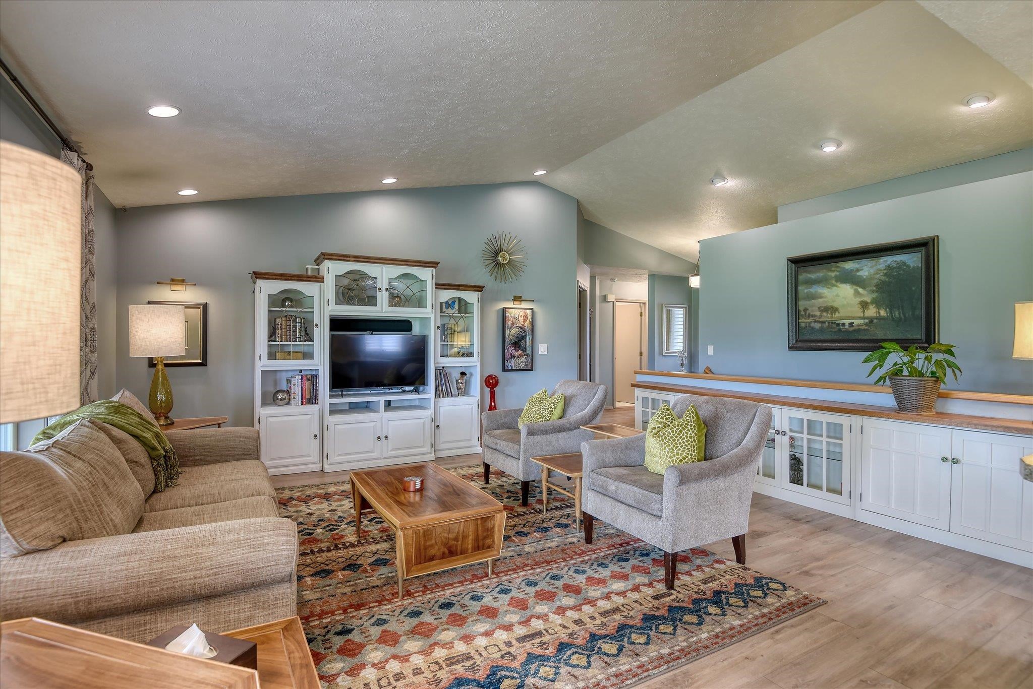 311 S Calvin Ln