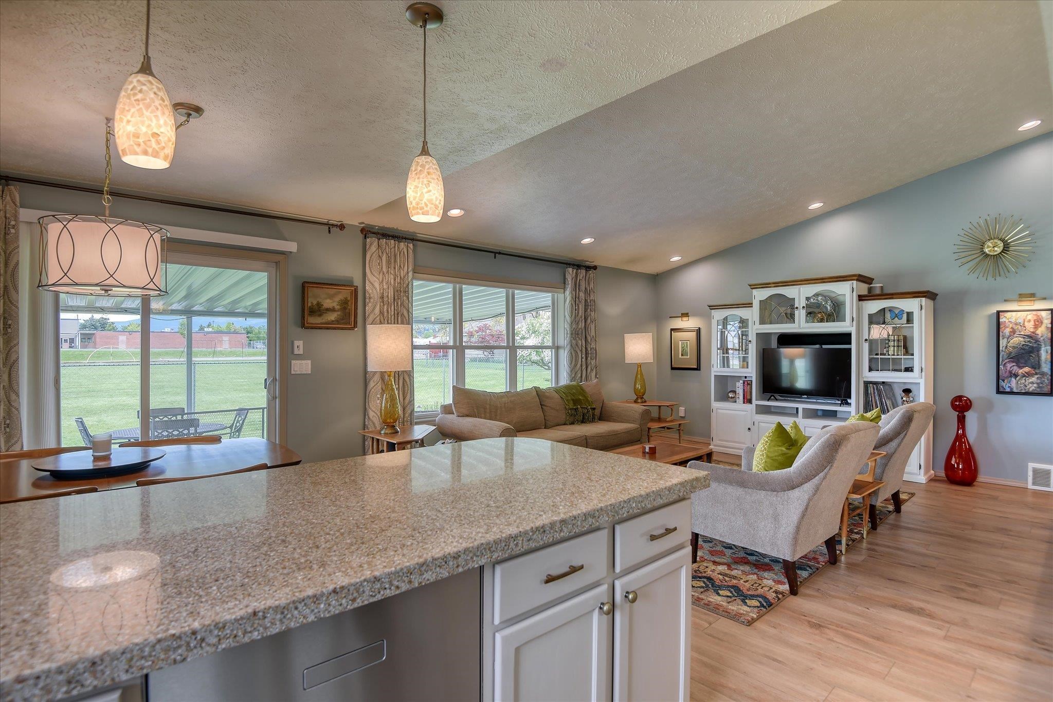 311 S Calvin Ln