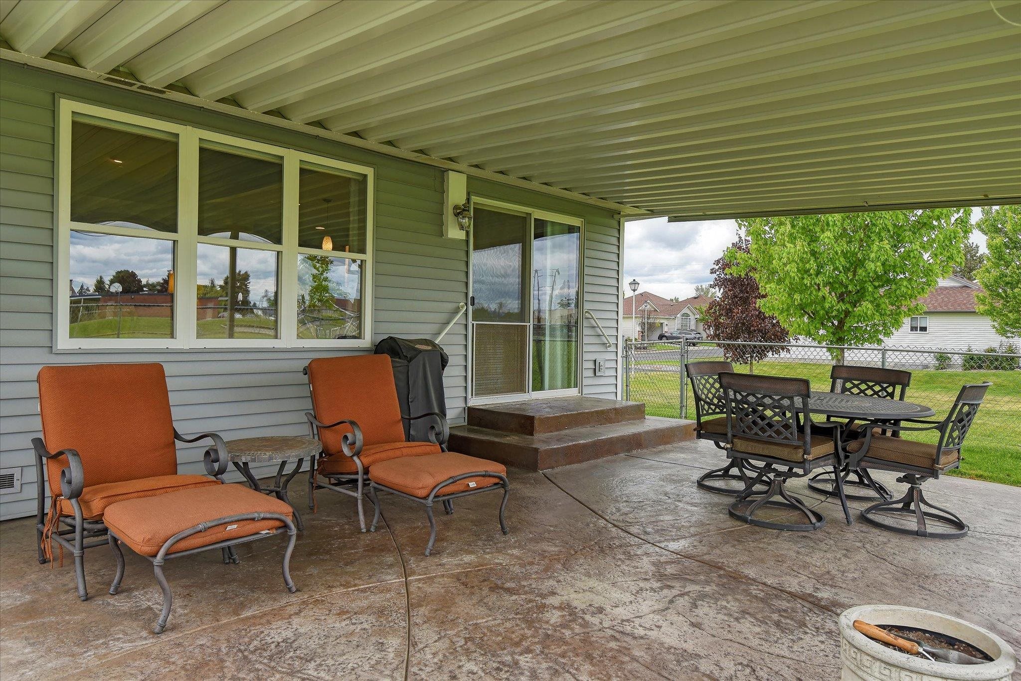 311 S Calvin Ln
