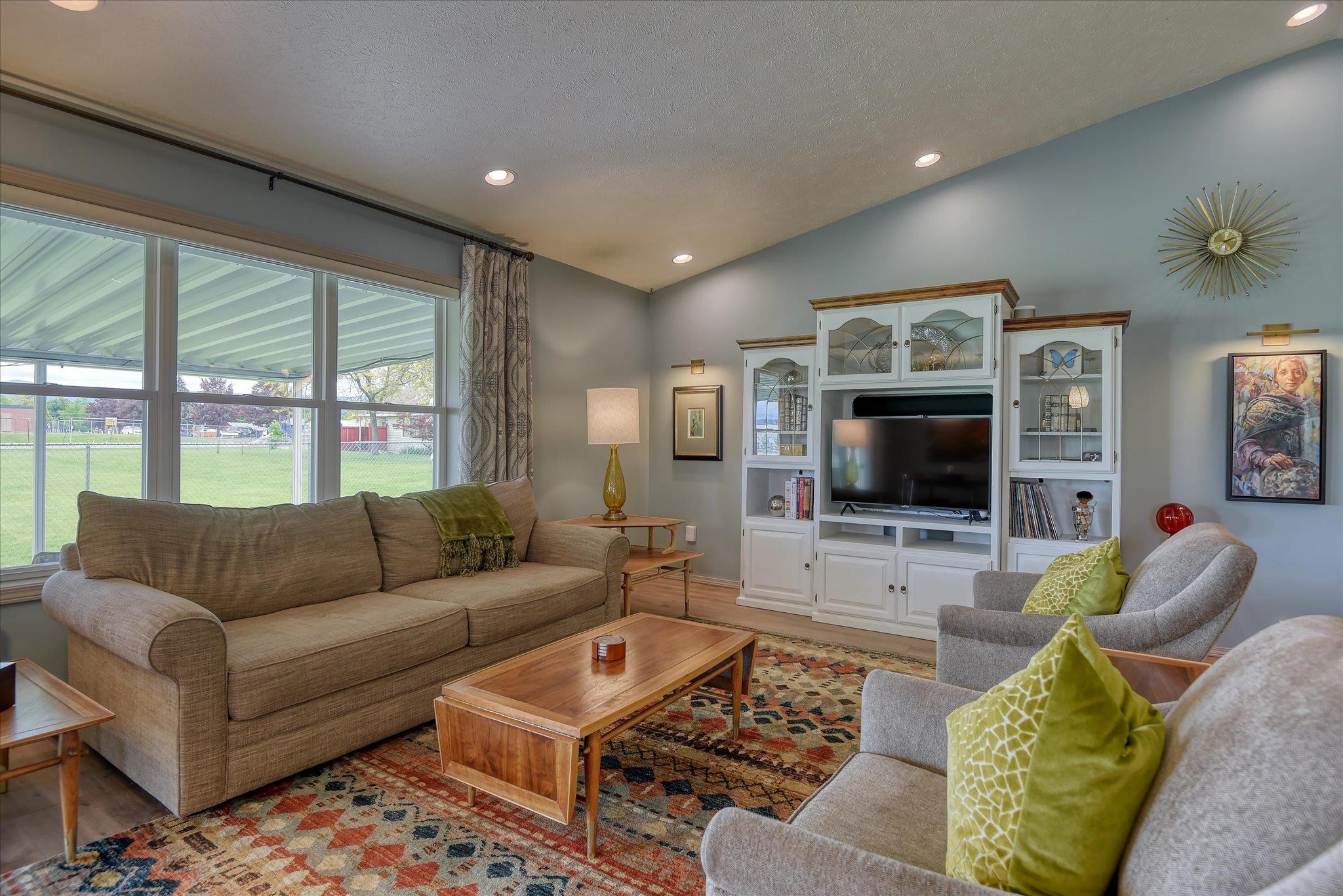 311 S Calvin Ln