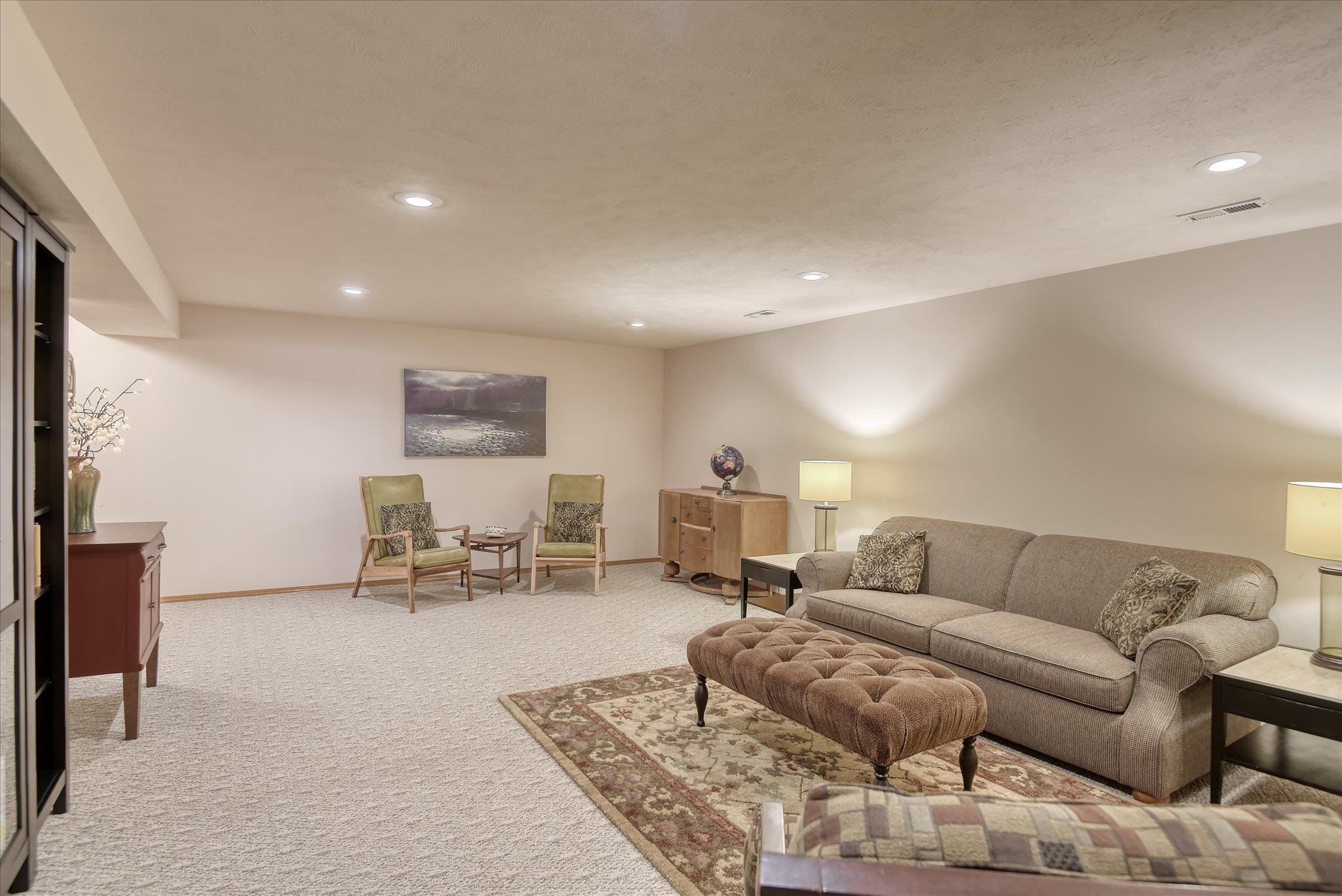 311 S Calvin Ln