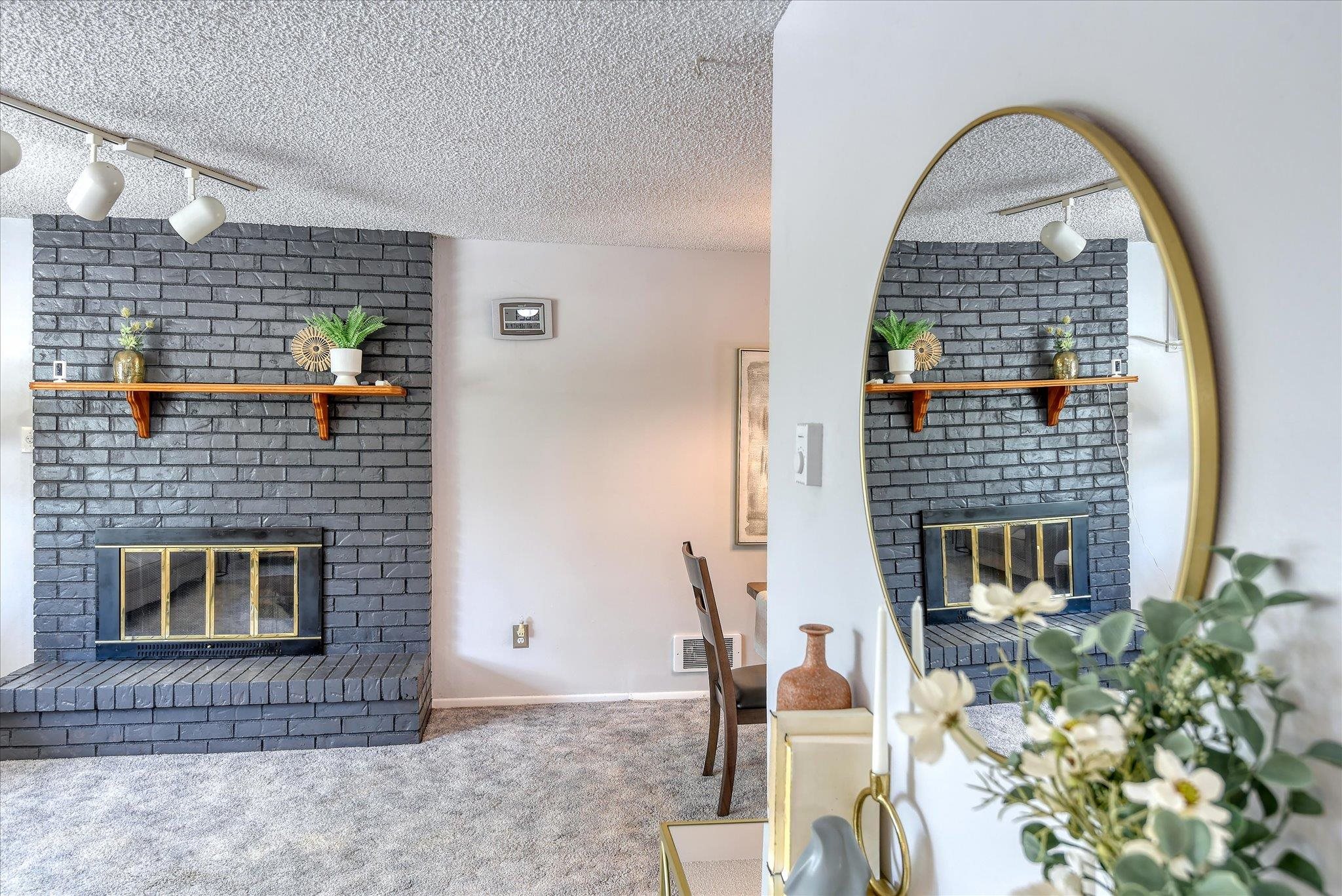 3107 N Lily Rd