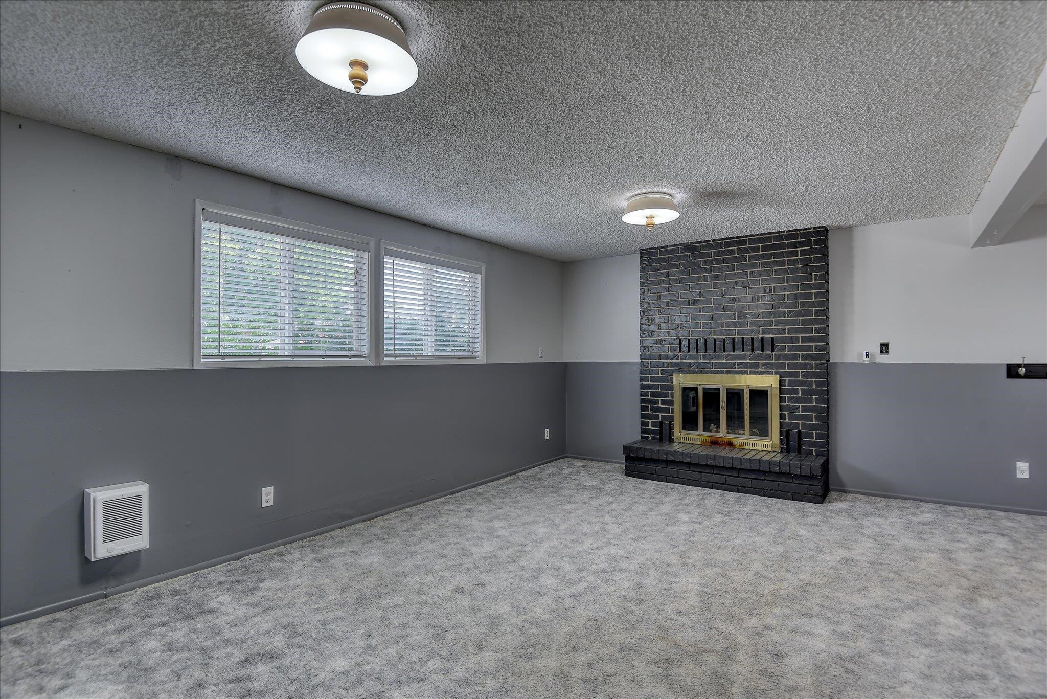 3107 N Lily Rd