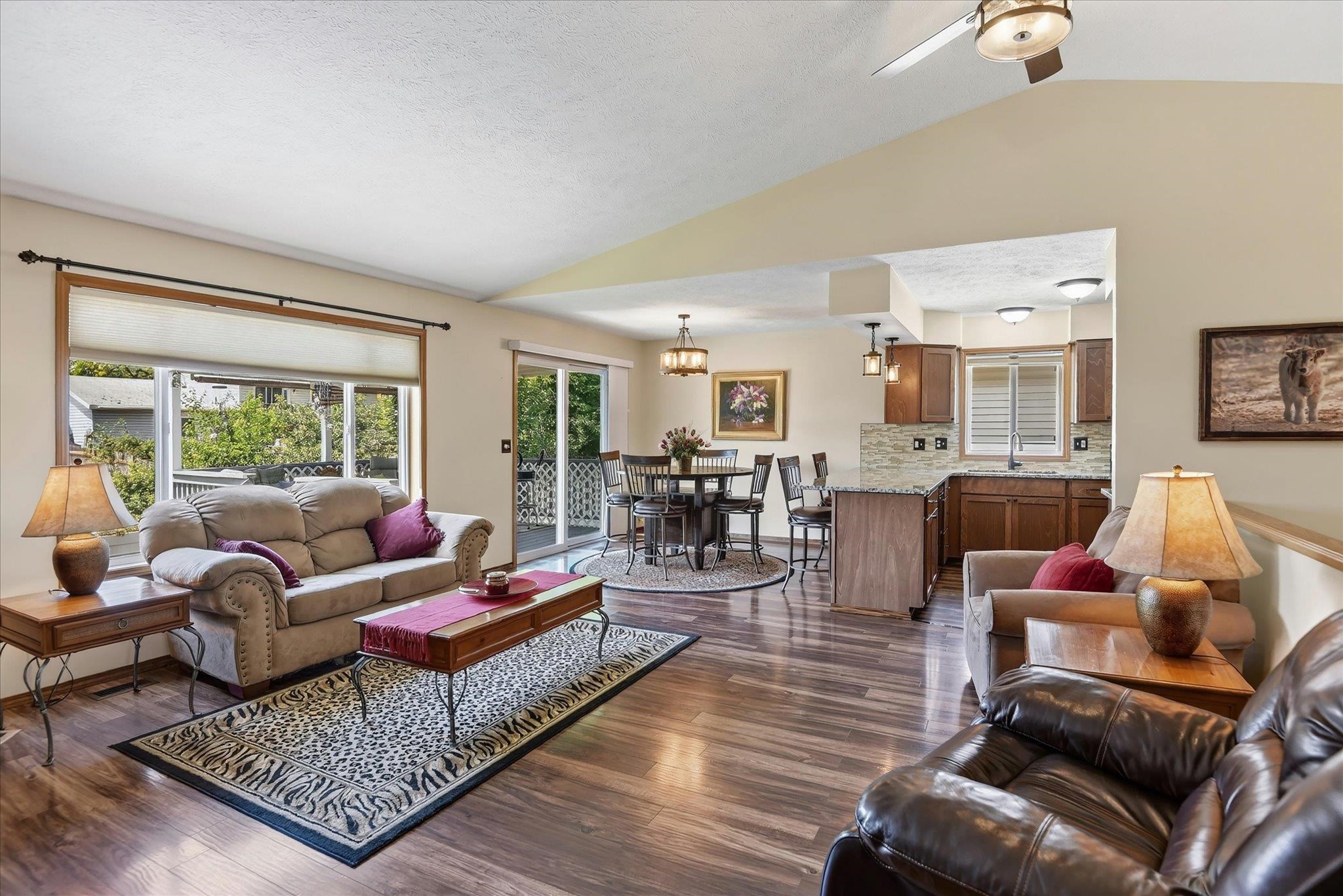 306 S Calvin Ln