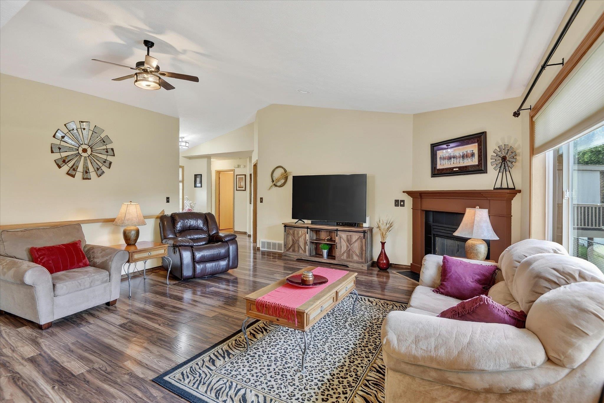 306 S Calvin Ln