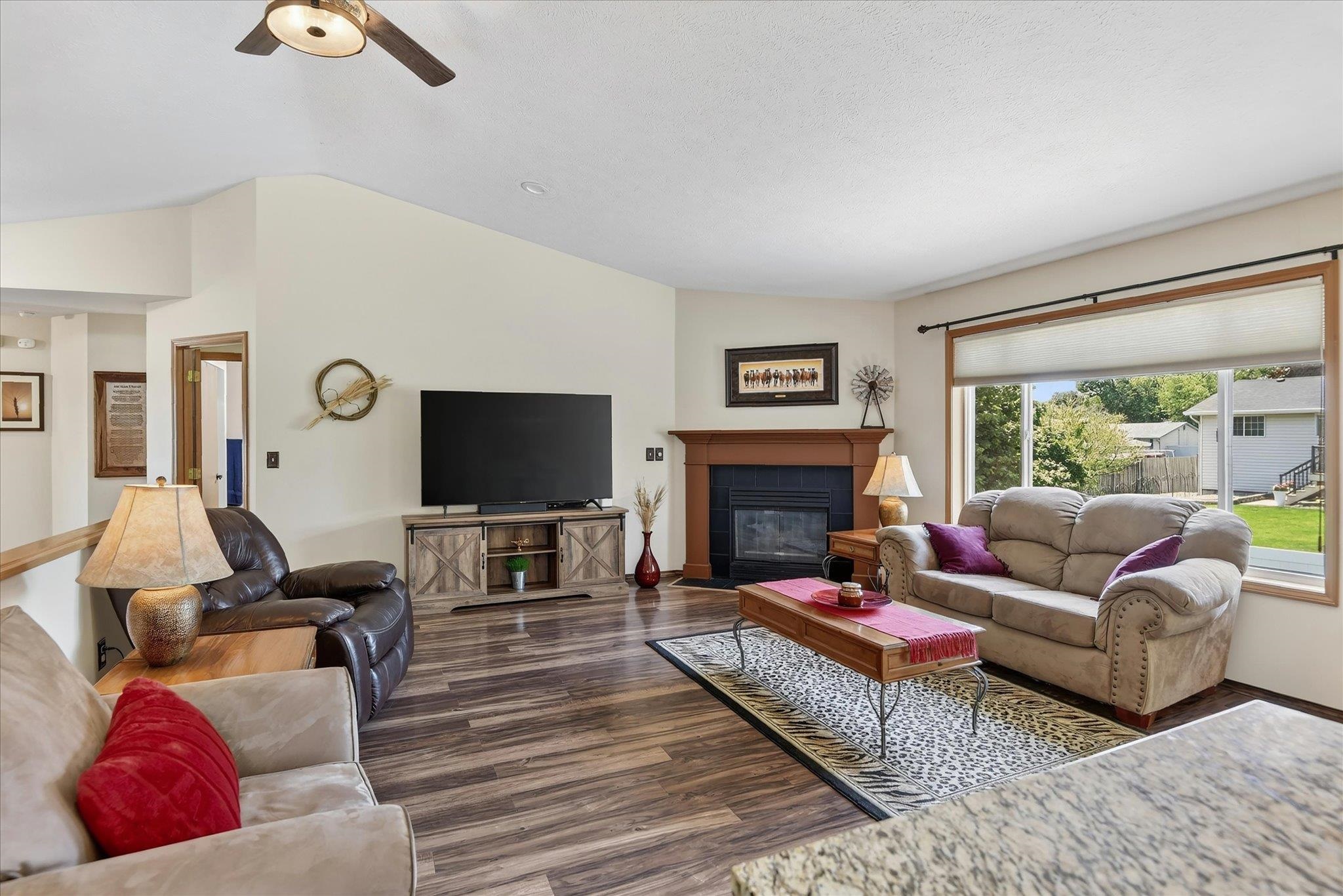 306 S Calvin Ln