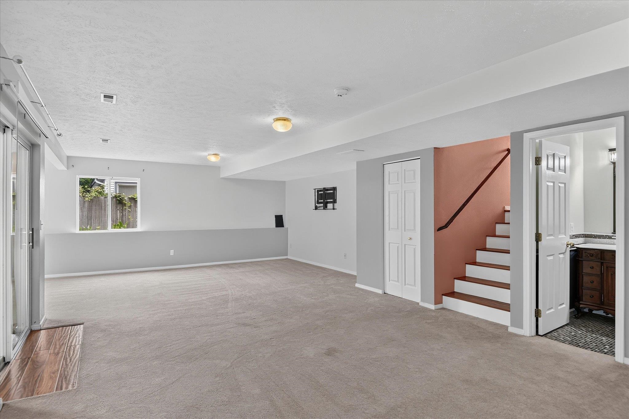 1021 N Drury Ct