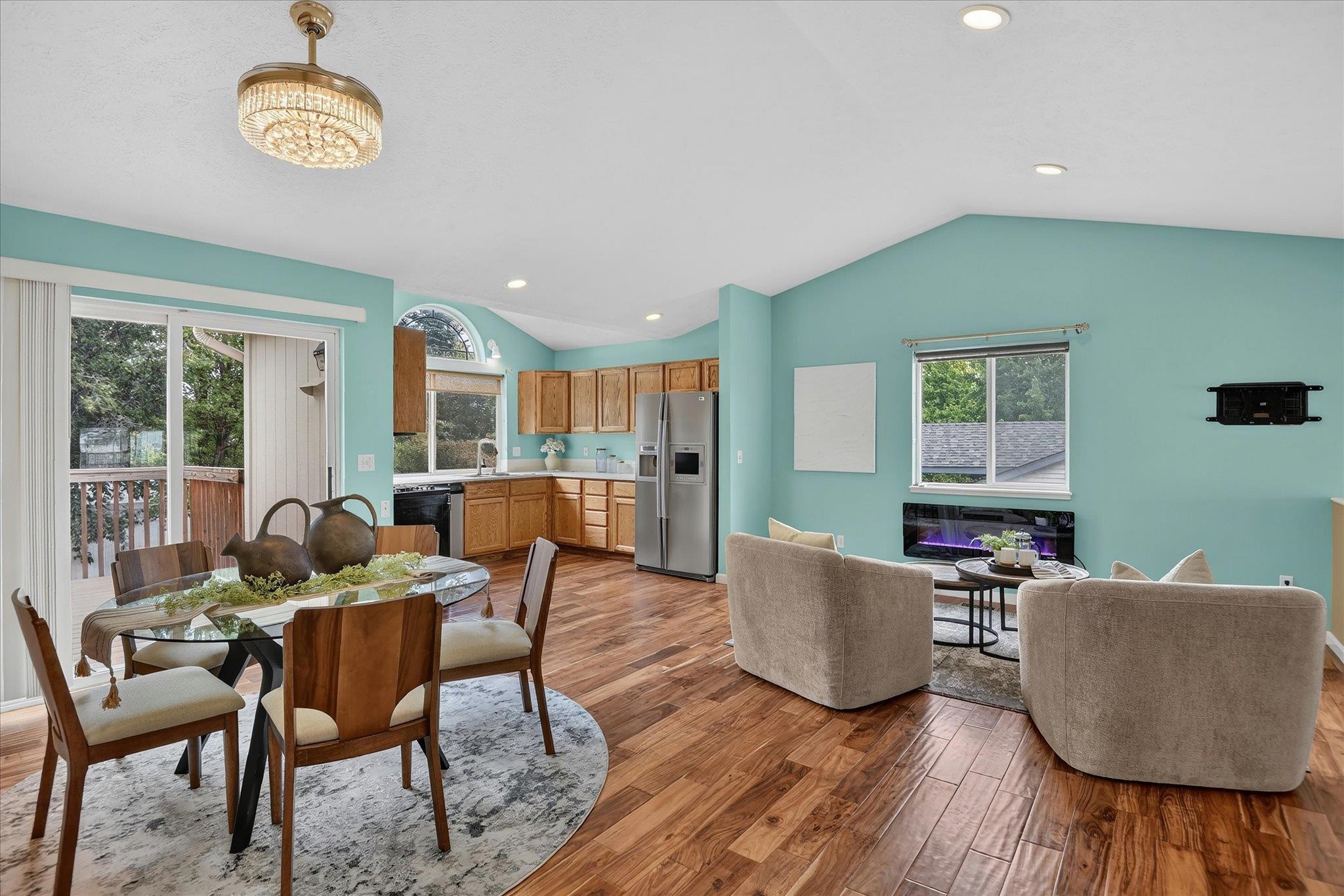 1021 N Drury Ct