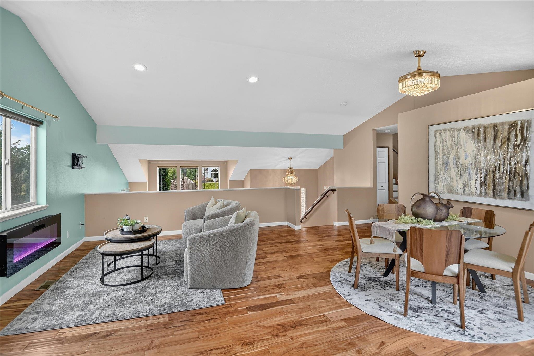 1021 N Drury Ct
