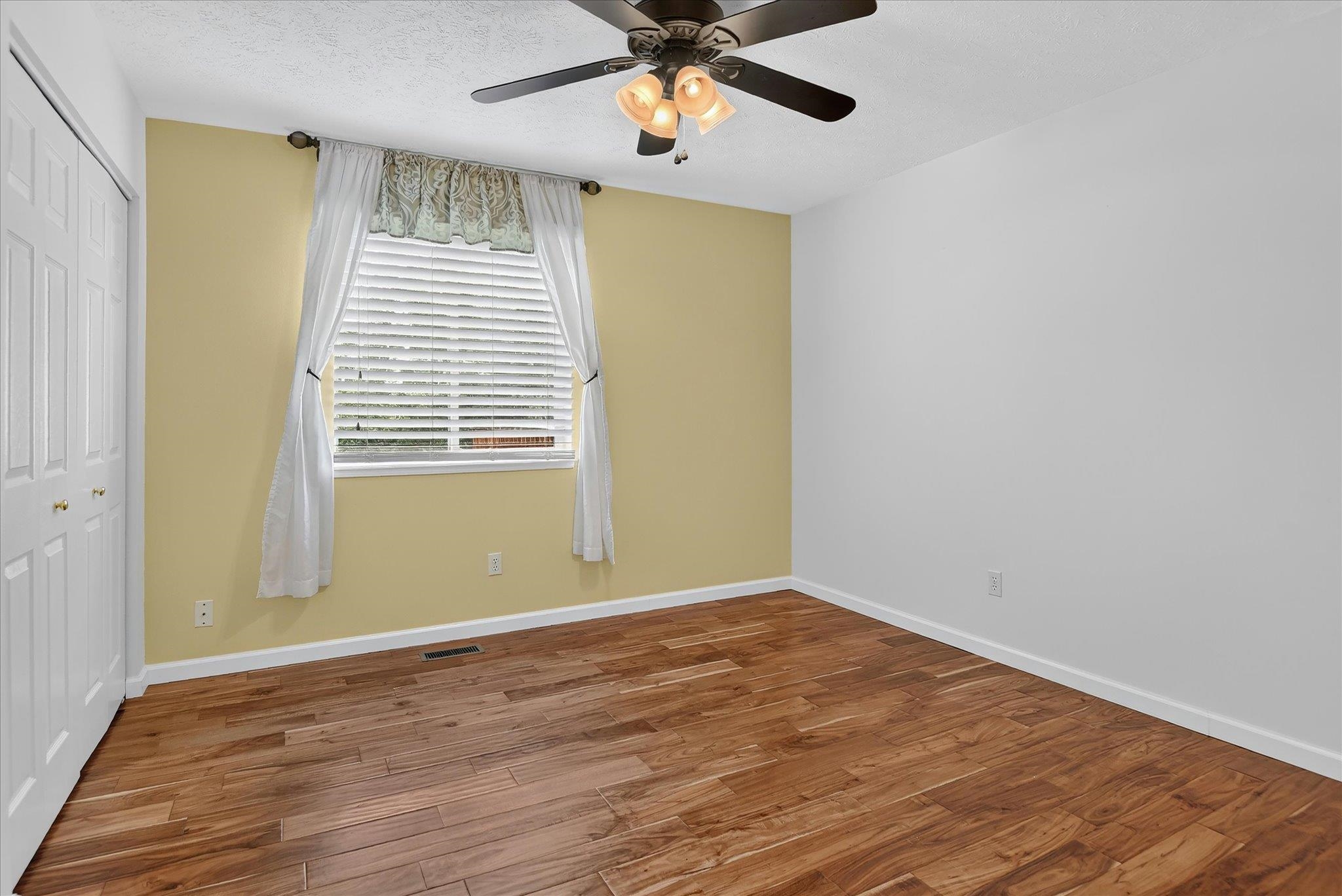 1021 N Drury Ct