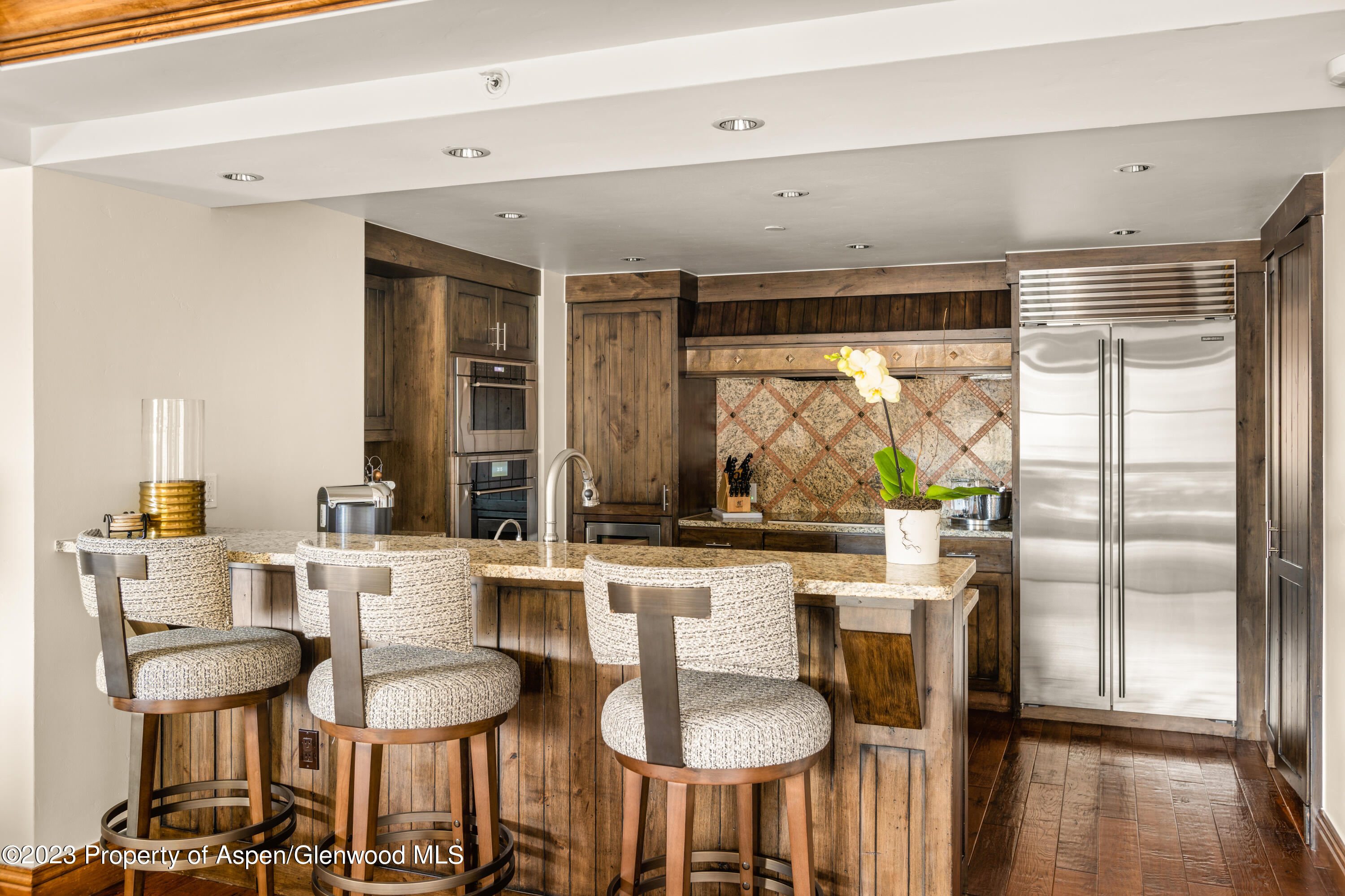 315 E Dean Street, B62