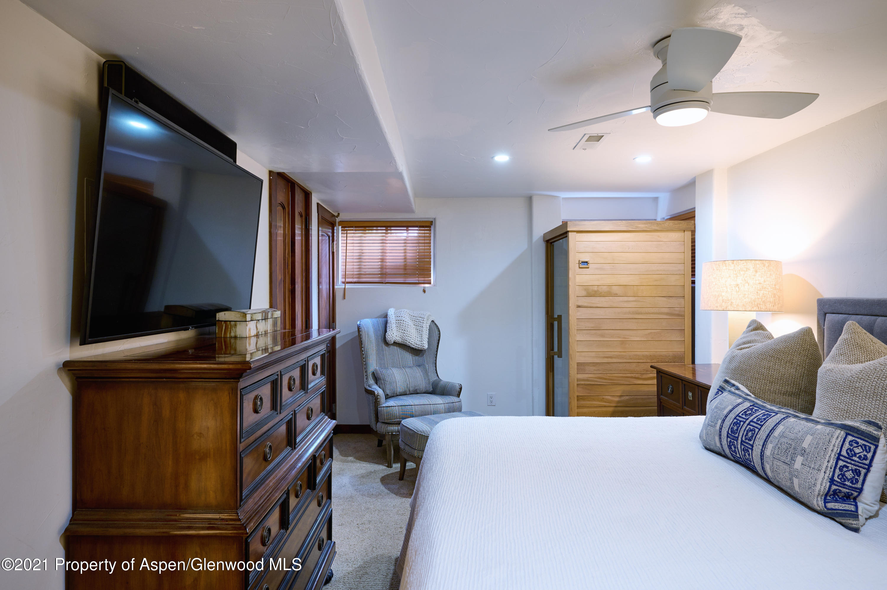 814 W Bleeker Street, C-2