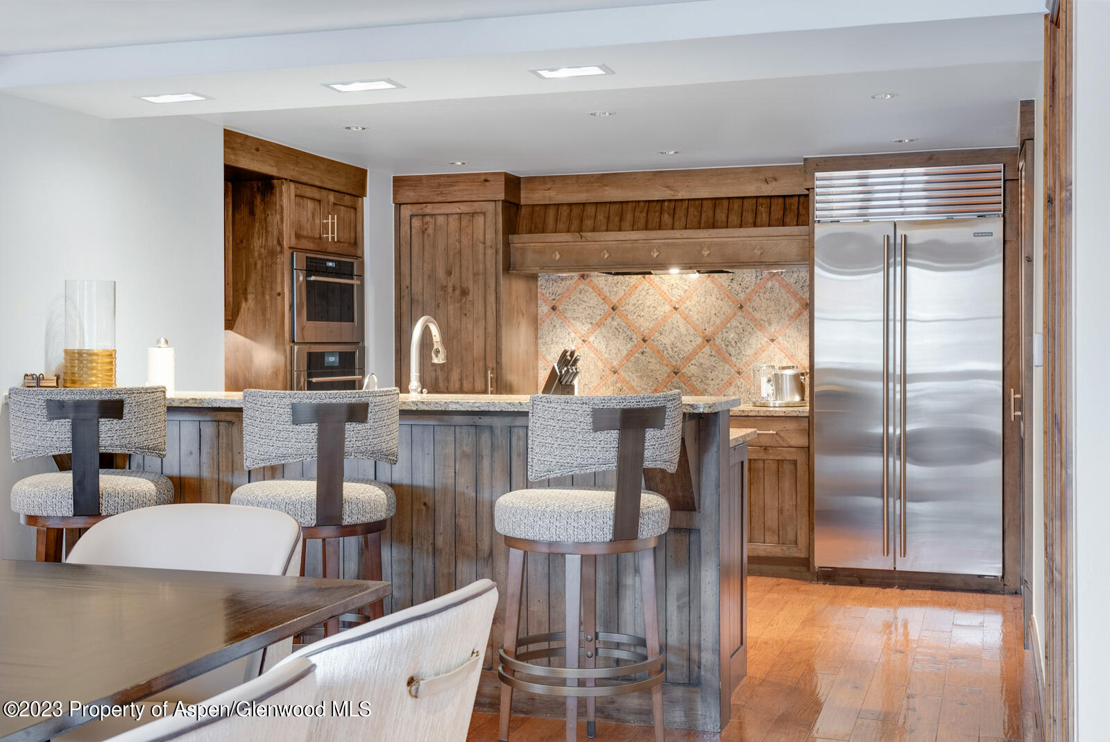 315 E Dean Street, B22/F2