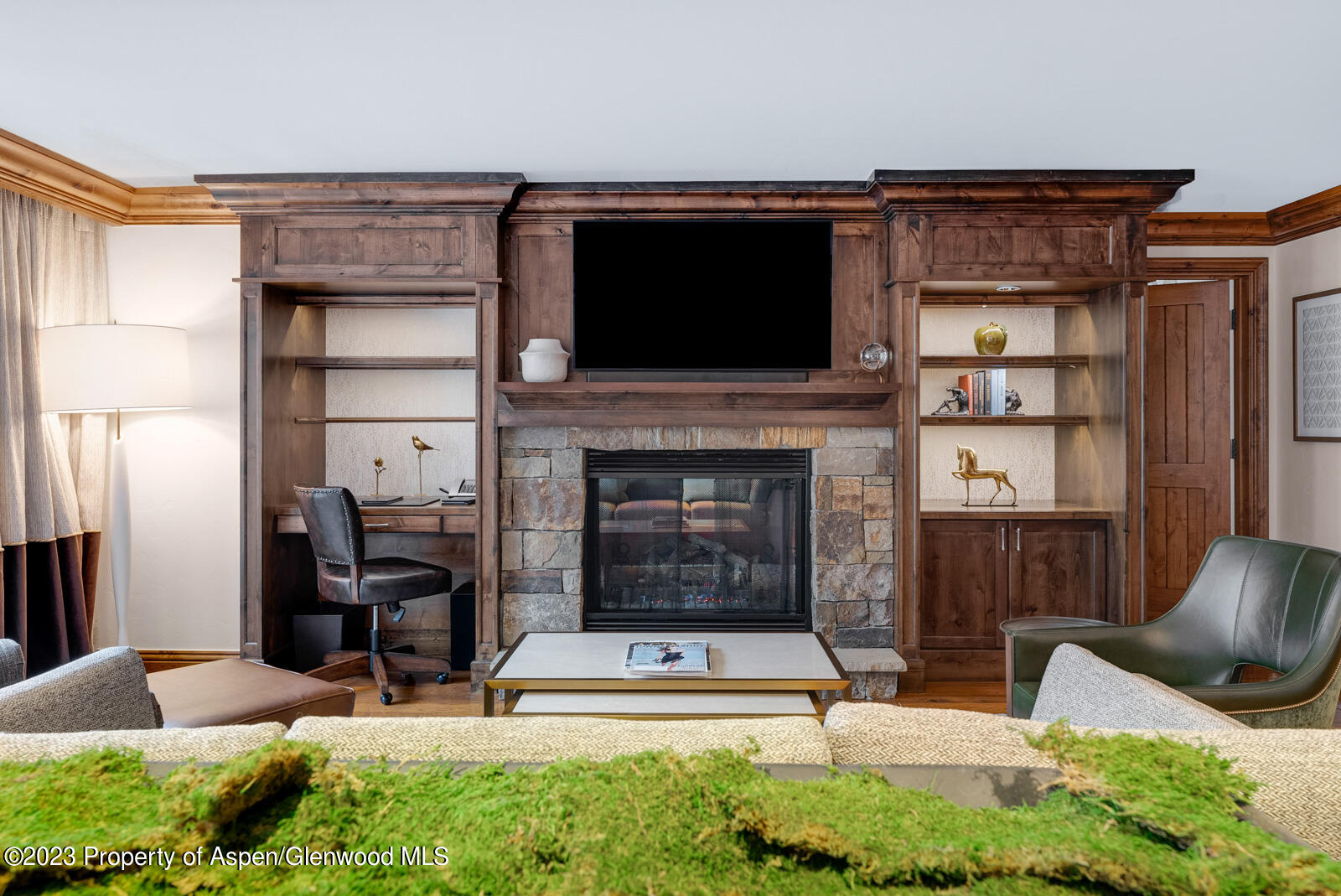 315 E Dean Street, B22/F2