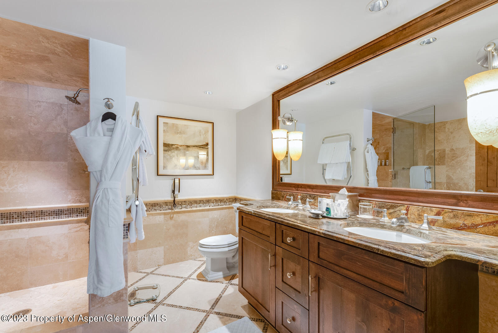 315 E Dean Street, B22/F2