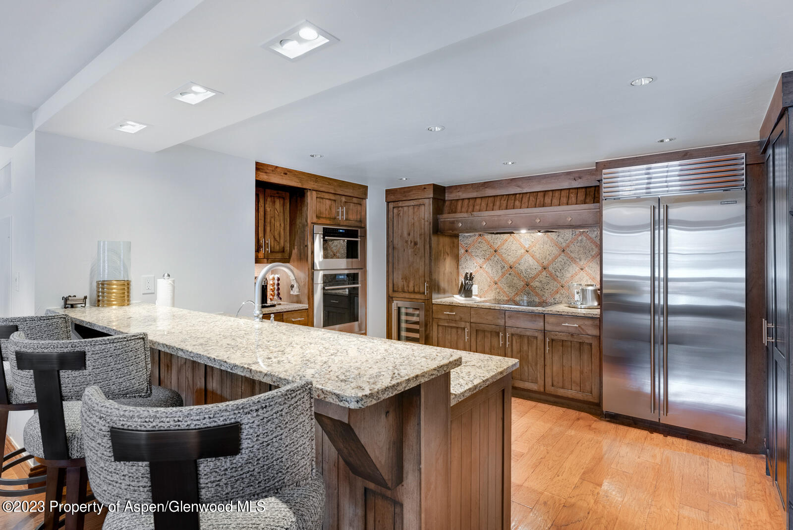315 E Dean Street, B22/F2