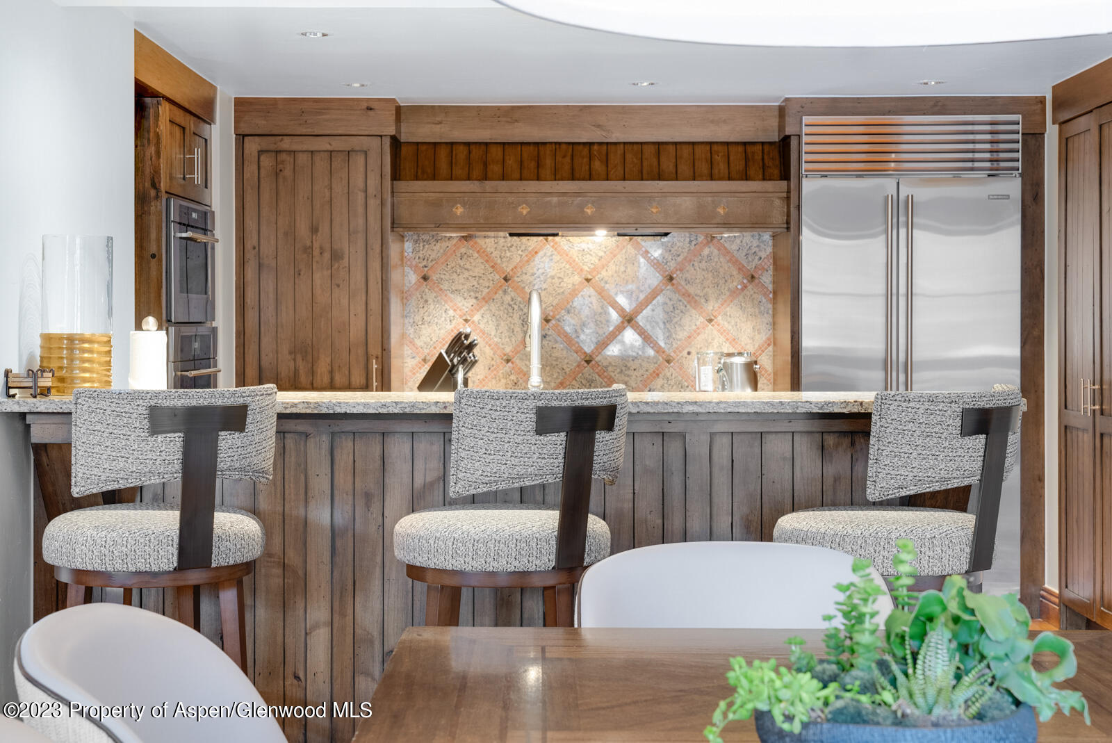315 E Dean Street, B22/F2