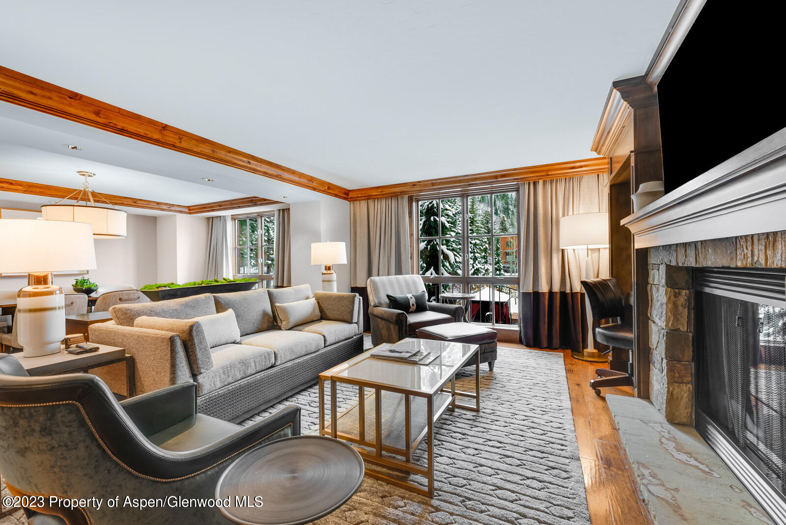 315 E Dean Street, B22/F2