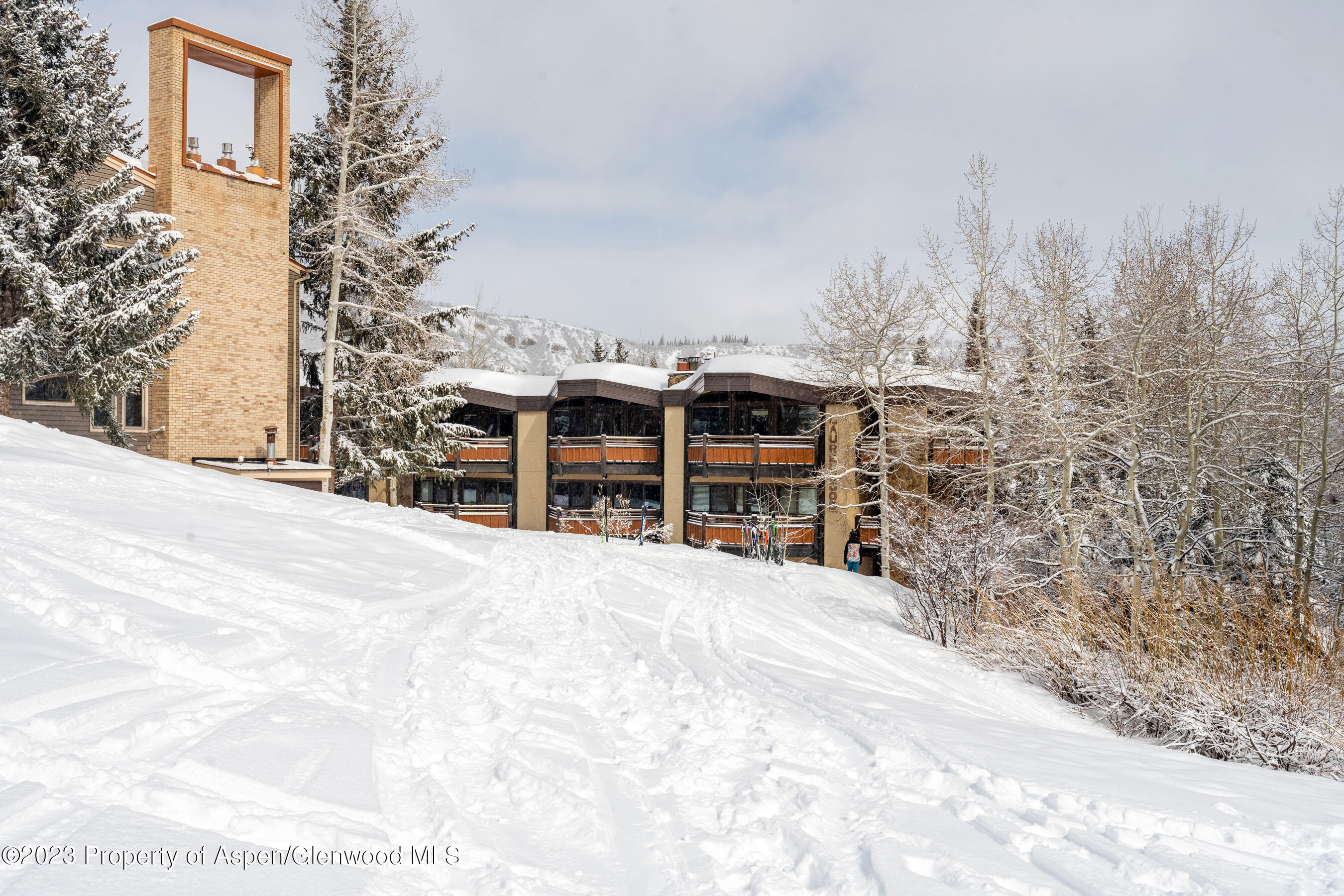 640 Carriage Way, #107
