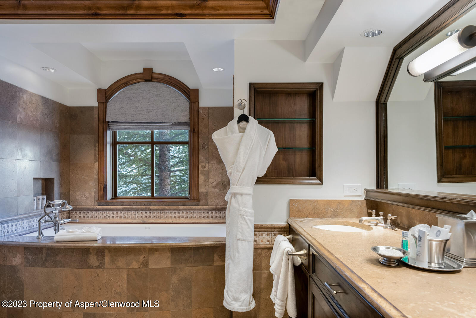 315 E Dean Street, B65- Fixed Weeks 2,5,6,48