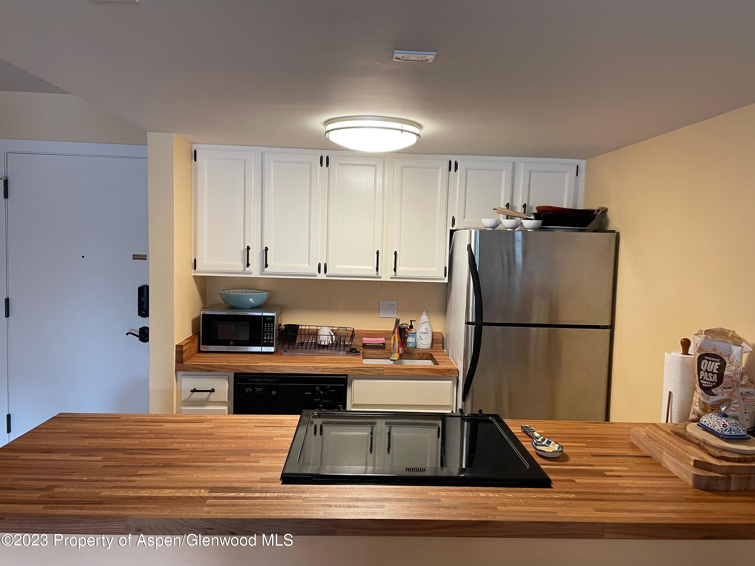 213 Vine Street, 213