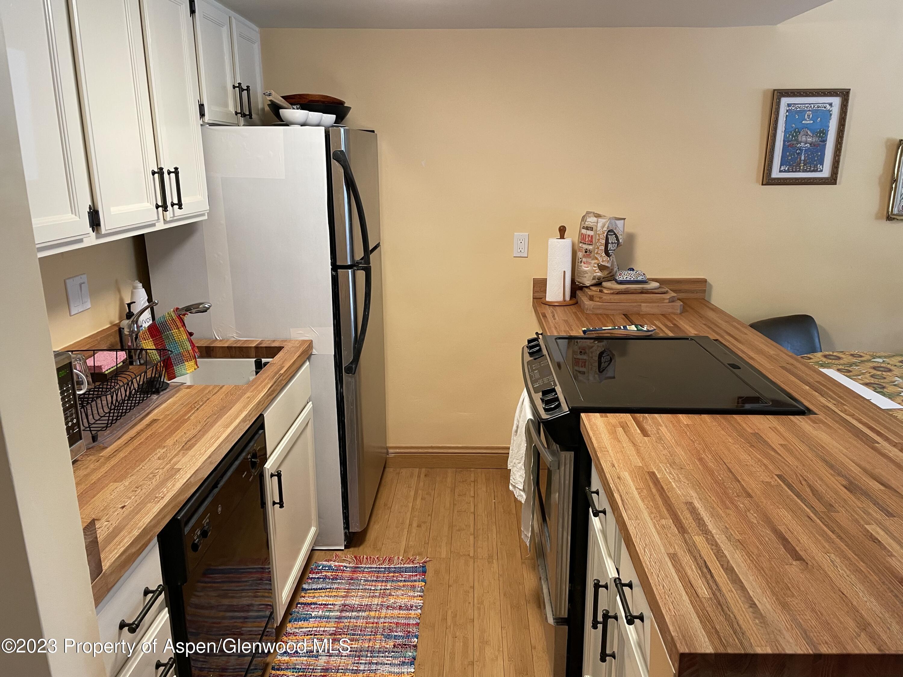 213 Vine Street, 213