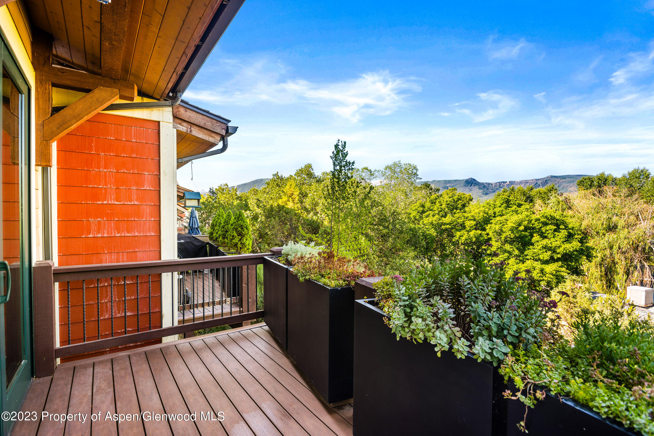 215 Overlook