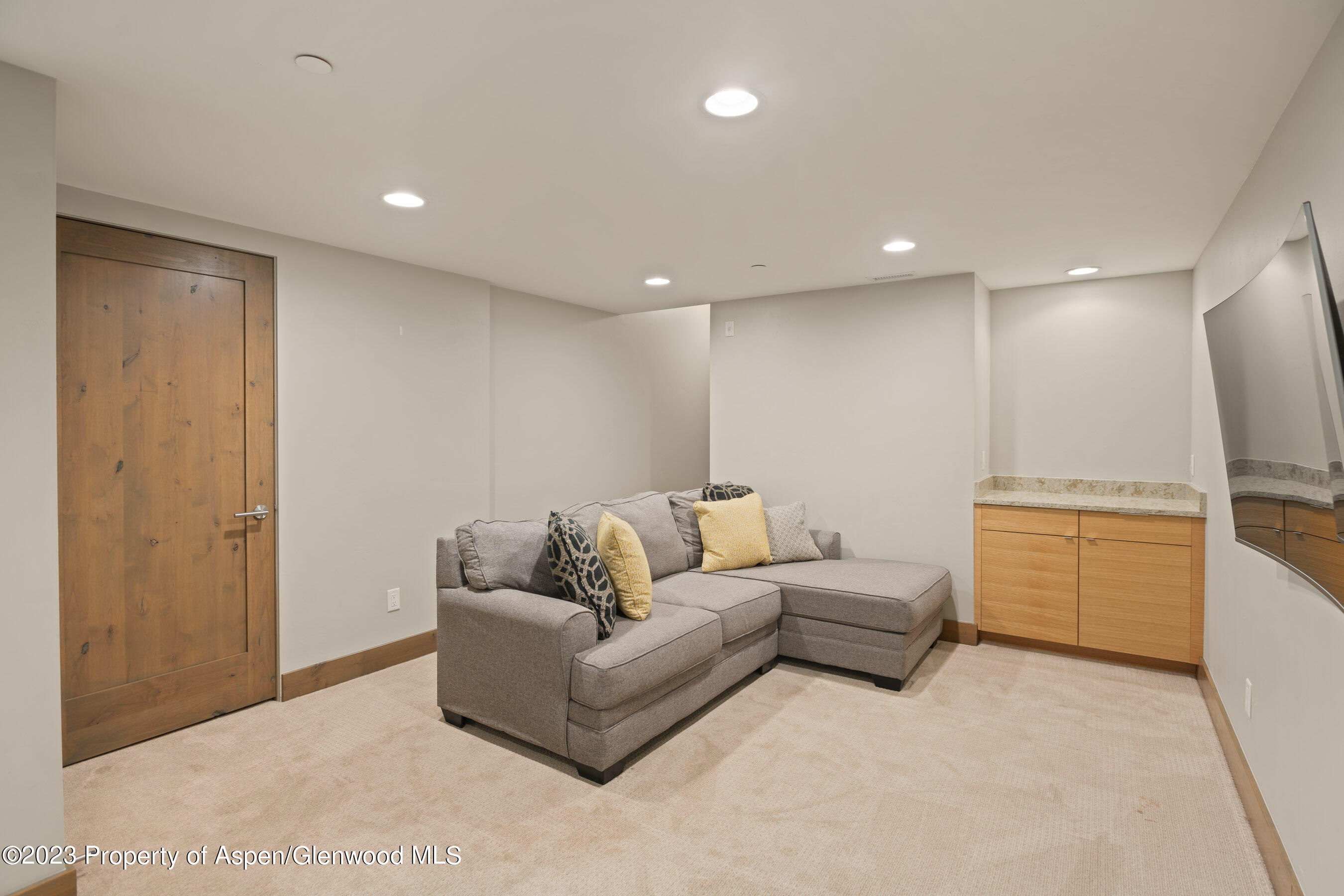 215 Overlook