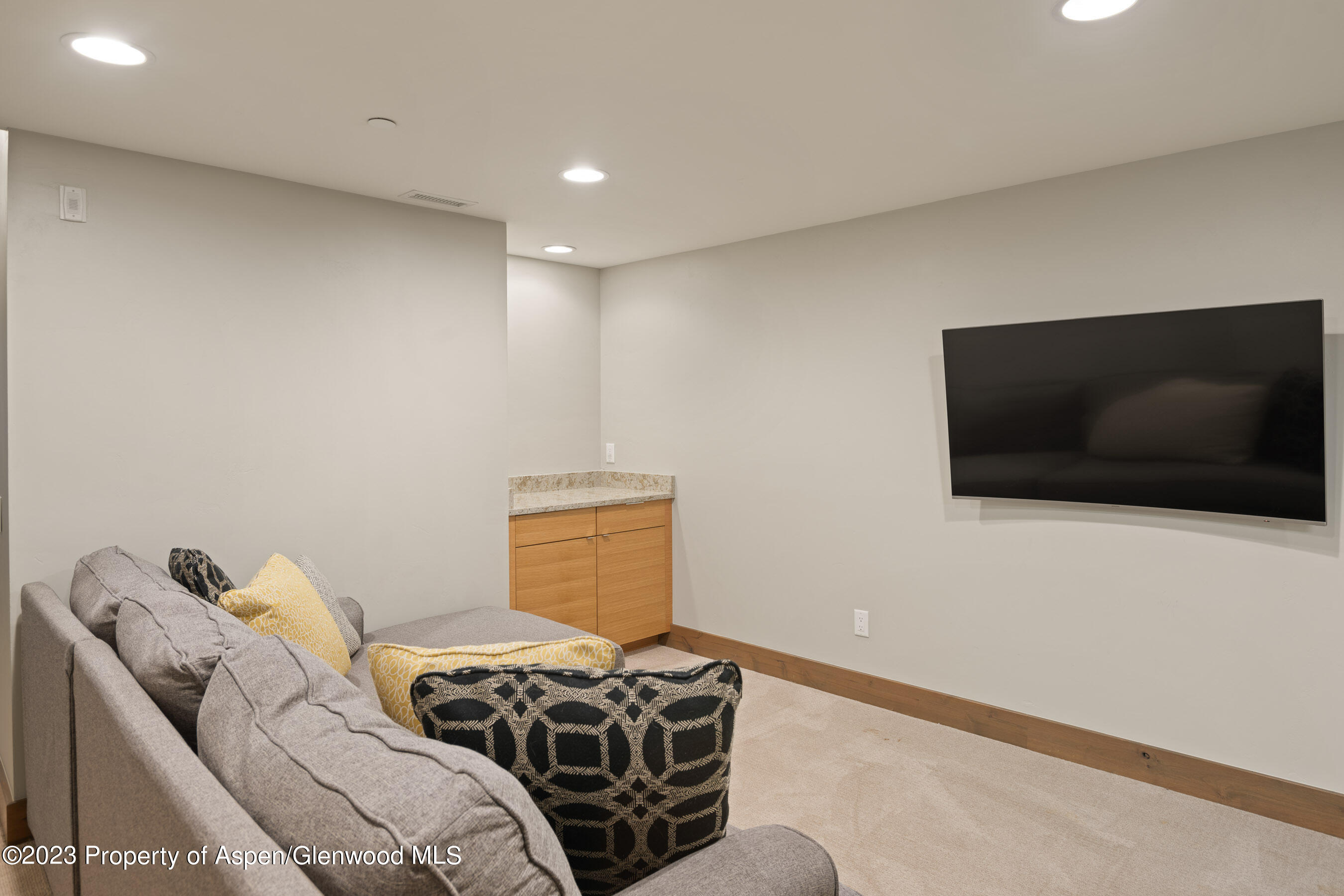 215 Overlook