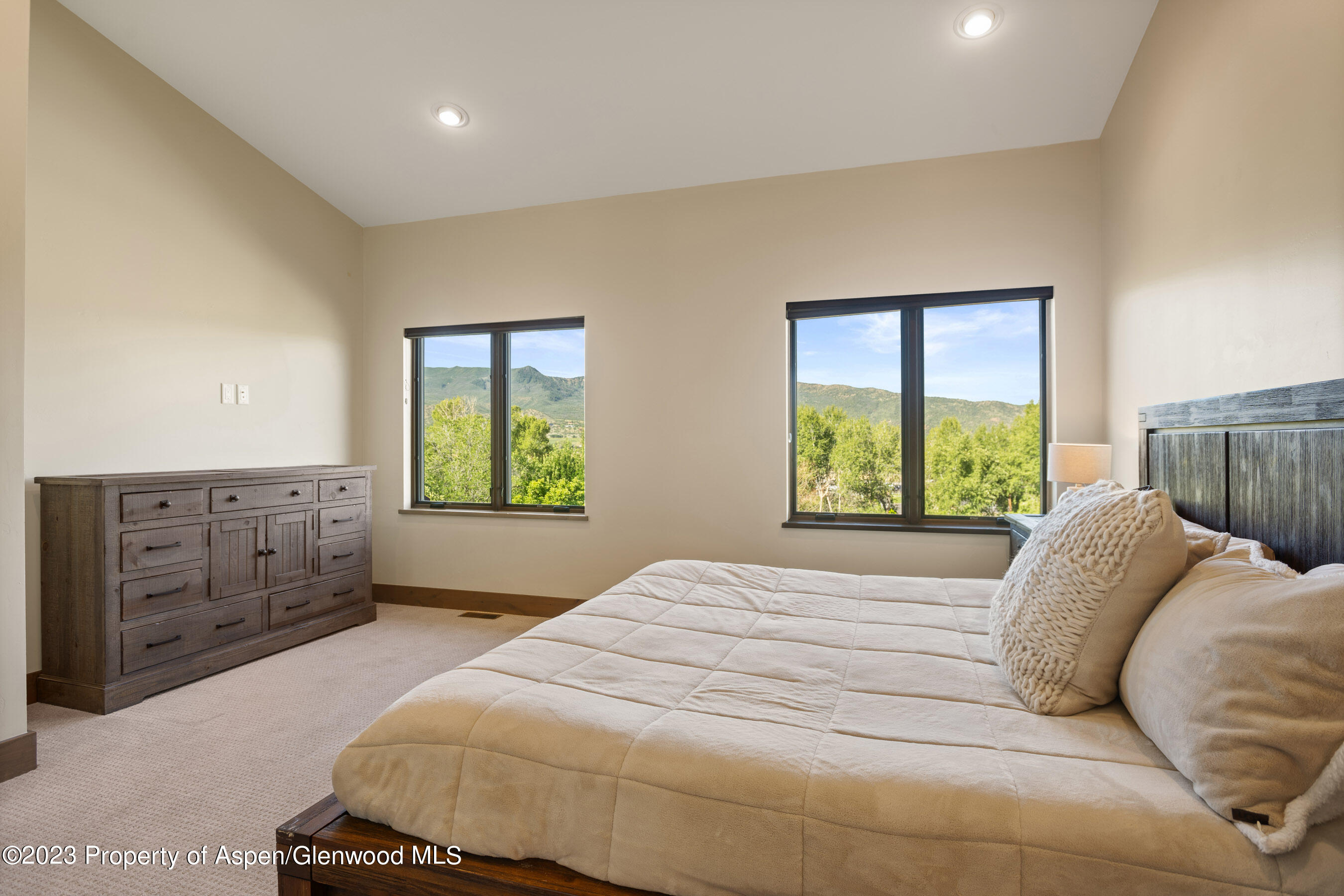 215 Overlook