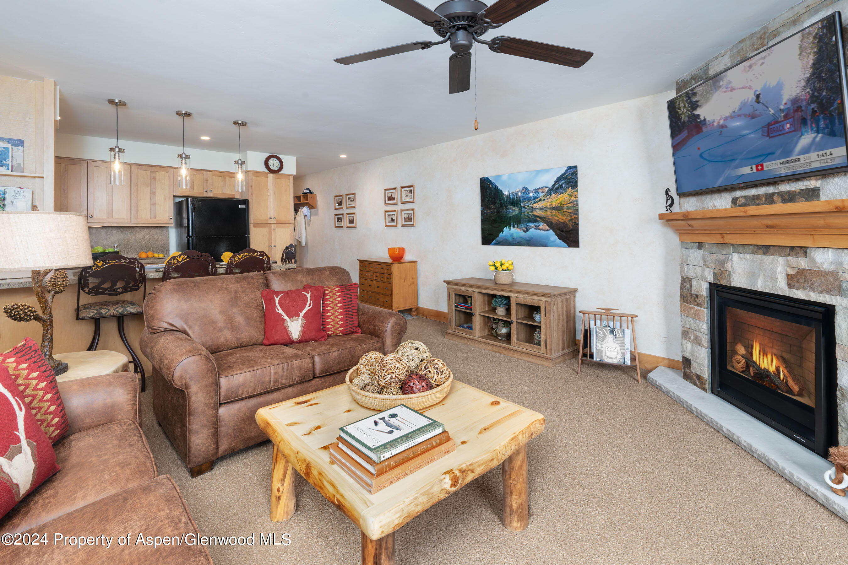 400 Wood Road, 2215