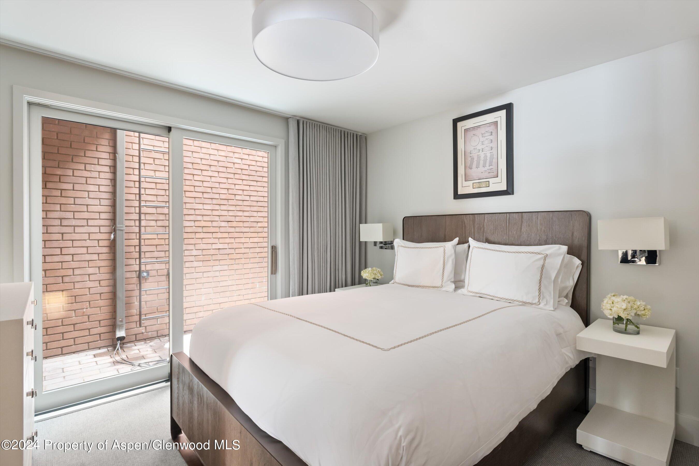 1001 E Cooper Avenue, 2