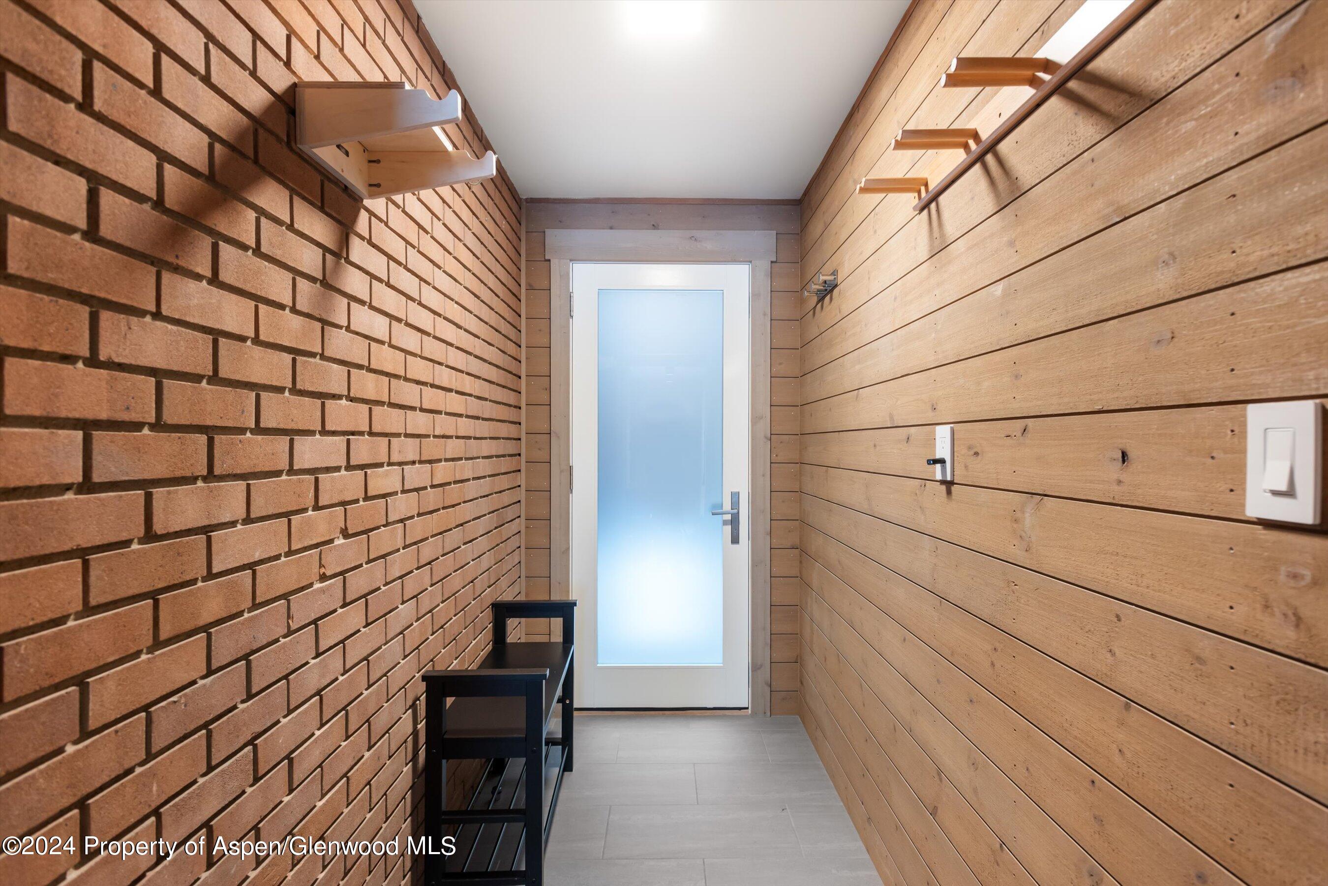 1001 E Cooper Avenue, 2