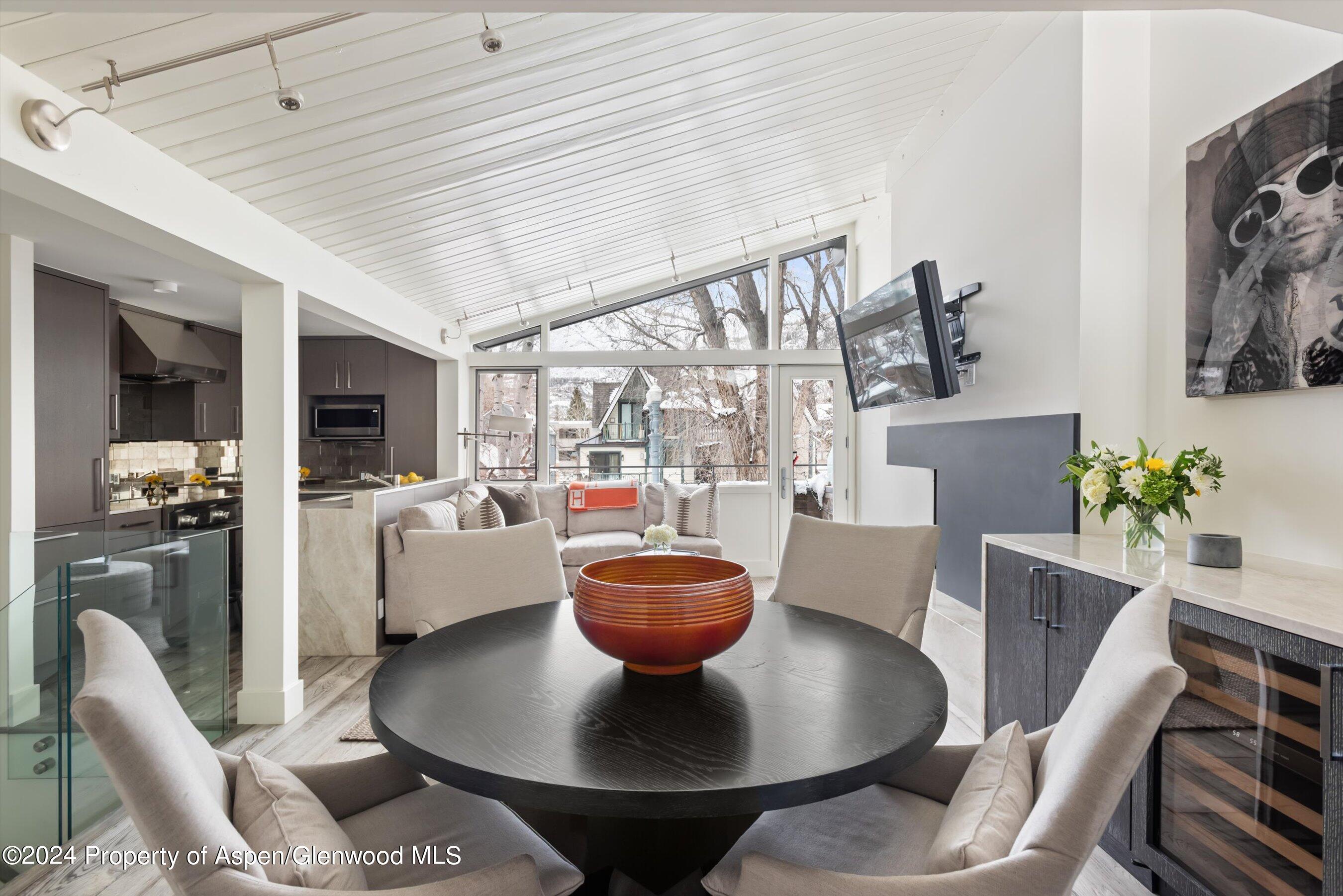 1001 E Cooper Avenue, 2