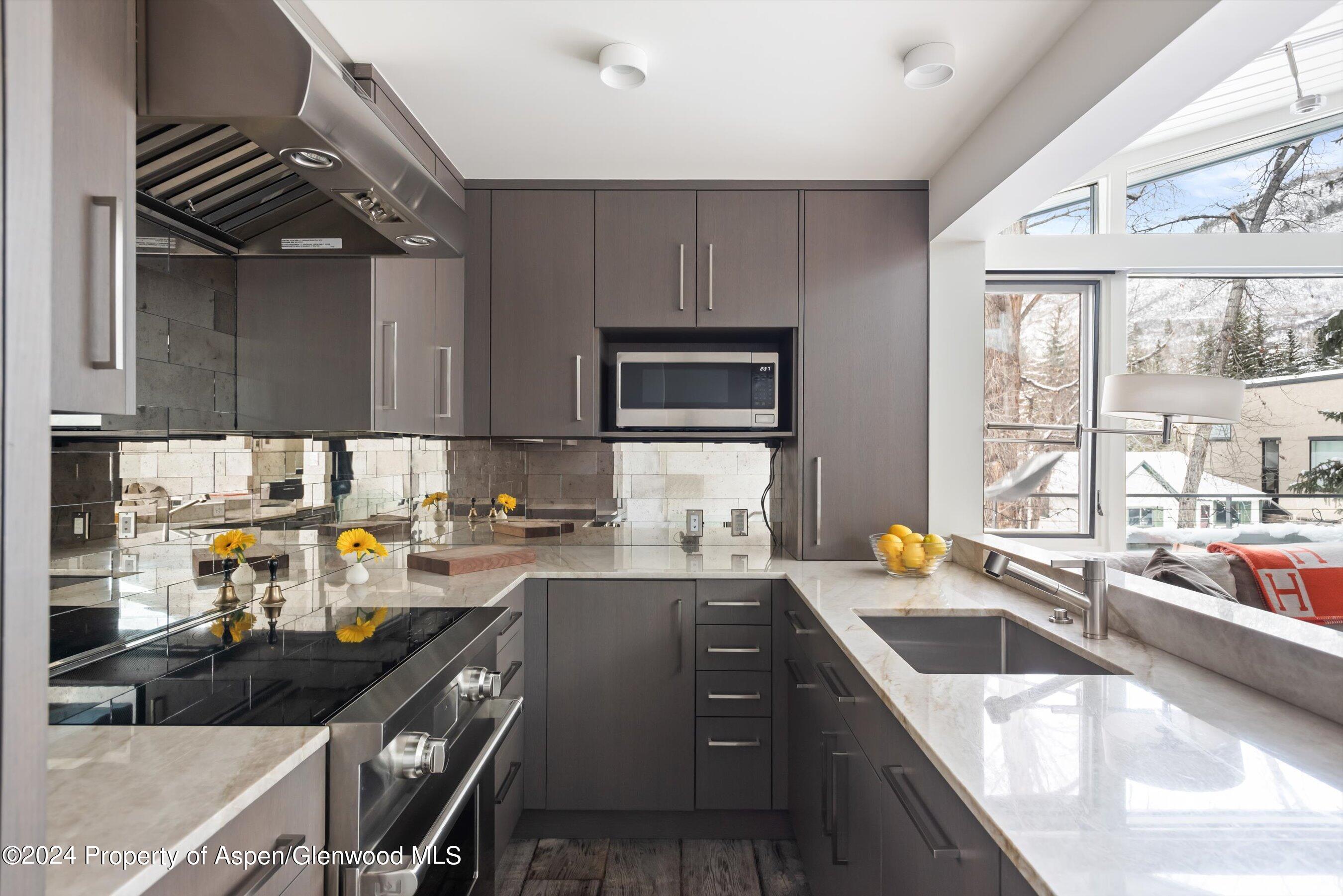 1001 E Cooper Avenue, 2