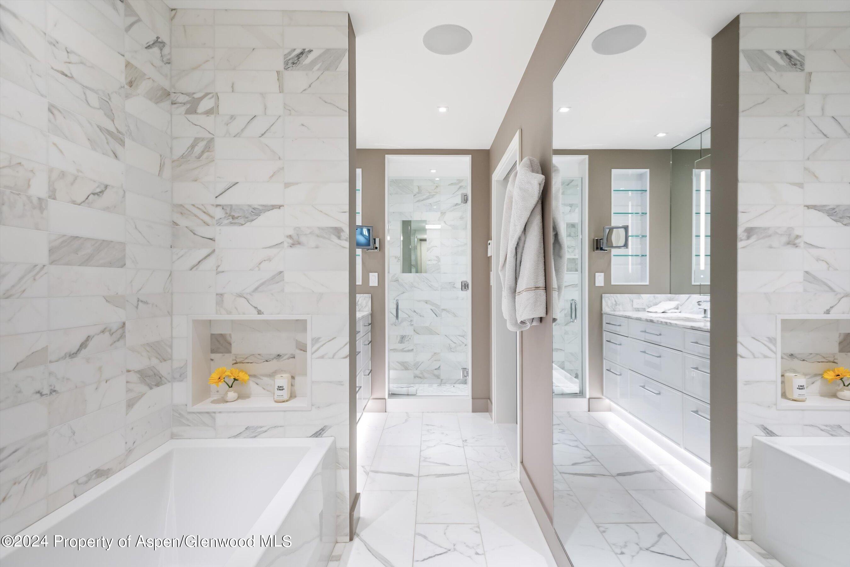 1001 E Cooper Avenue, 2