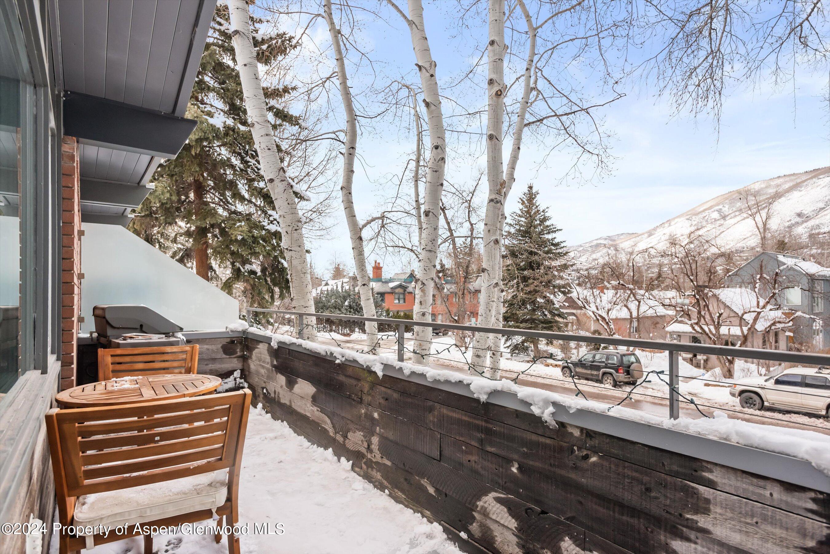 1001 E Cooper Avenue, 2