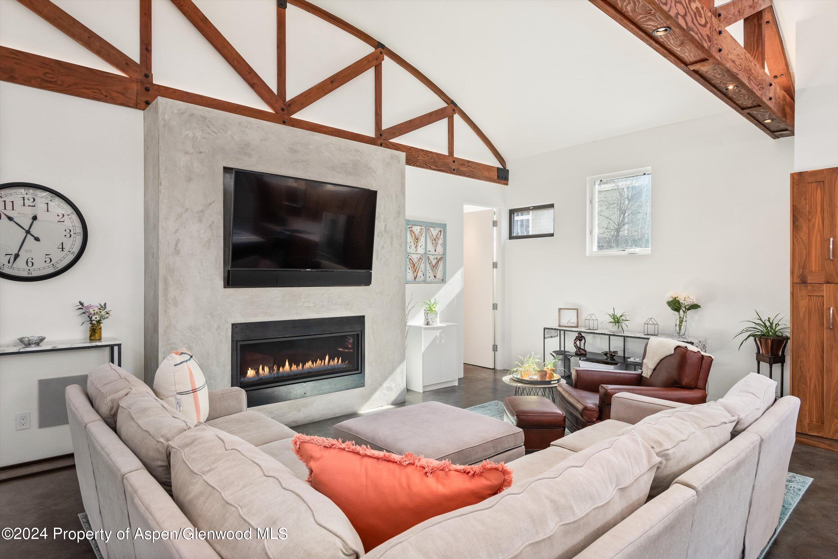 225 Cottonwood Lane