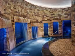 315 E Dean Street, B64