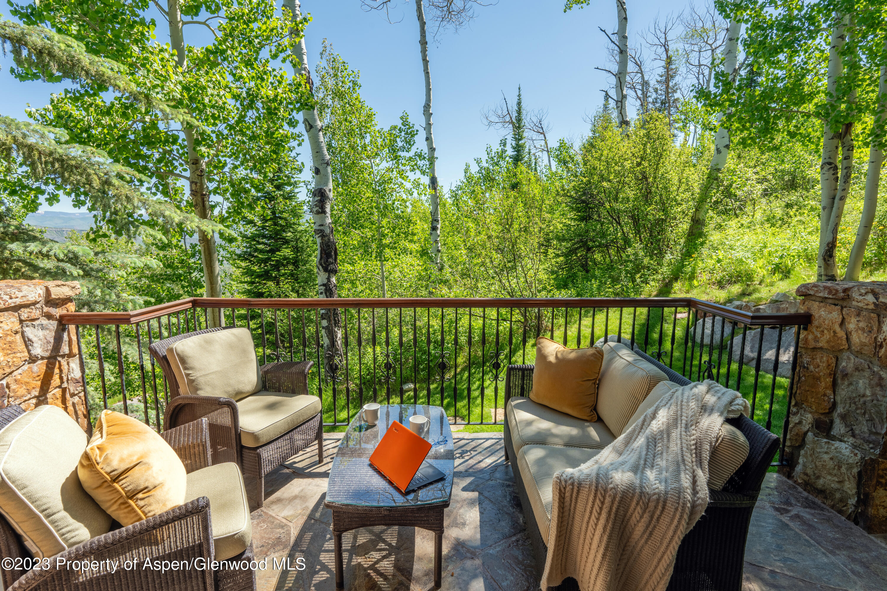 1277 FARAWAY Road
