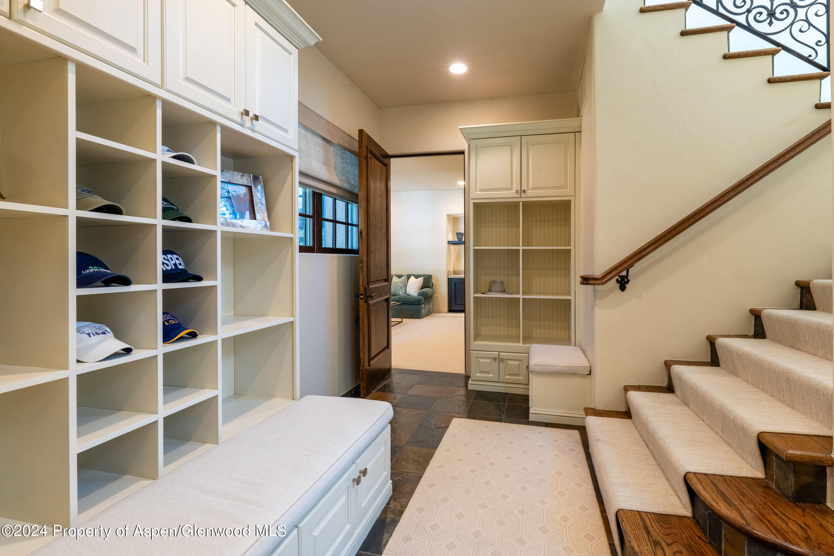 1277 FARAWAY Road